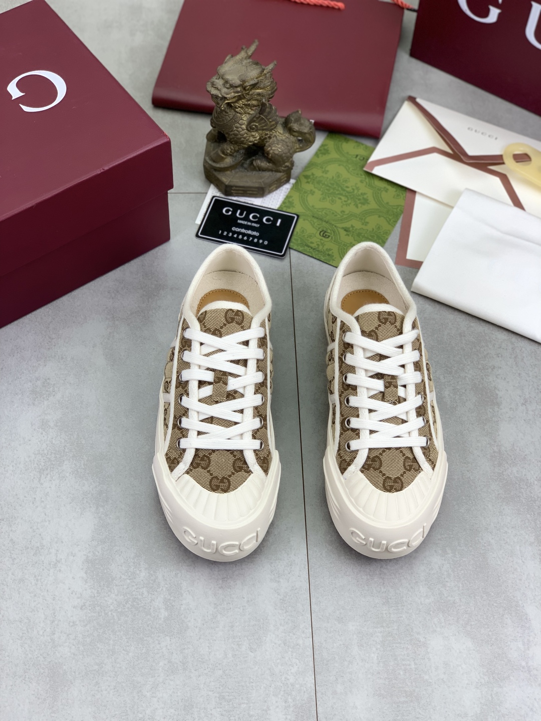 Gucci Women's Logo Canvas Platform Sneakers - Stylish & Comfortable 3 cmp i1746377572351 5004 0 1