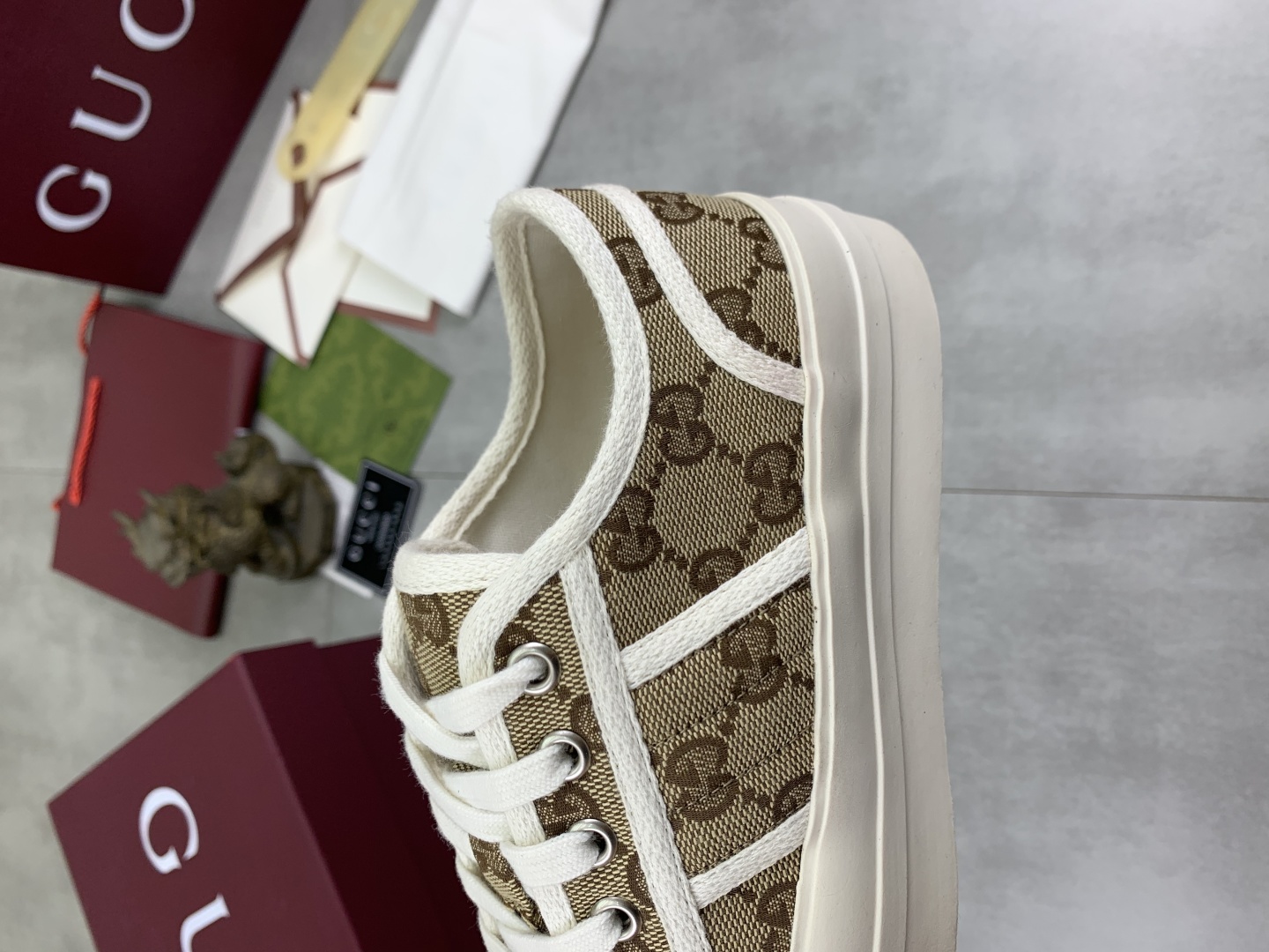Gucci Women's Logo Canvas Platform Sneakers - Stylish & Comfortable 8 cmp i1746377581783 3865 0 6