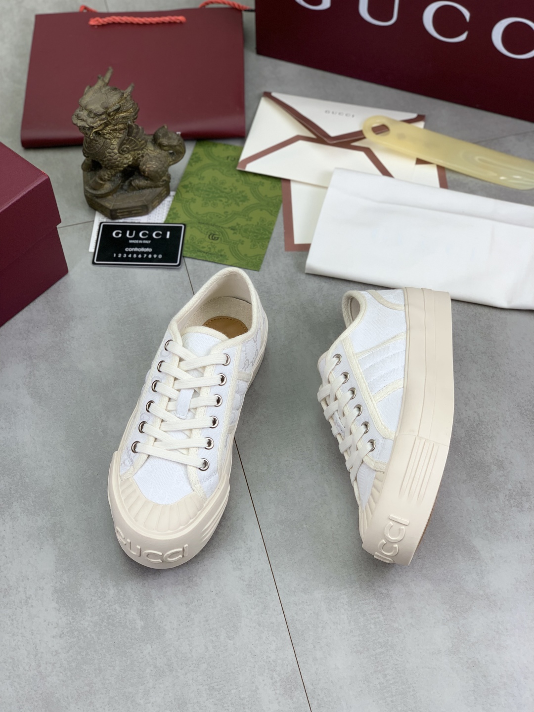 Gucci Women's Logo Canvas Platform Sneakers - Stylish & Comfortable 6 cmp i1746377589079 3758 0 4