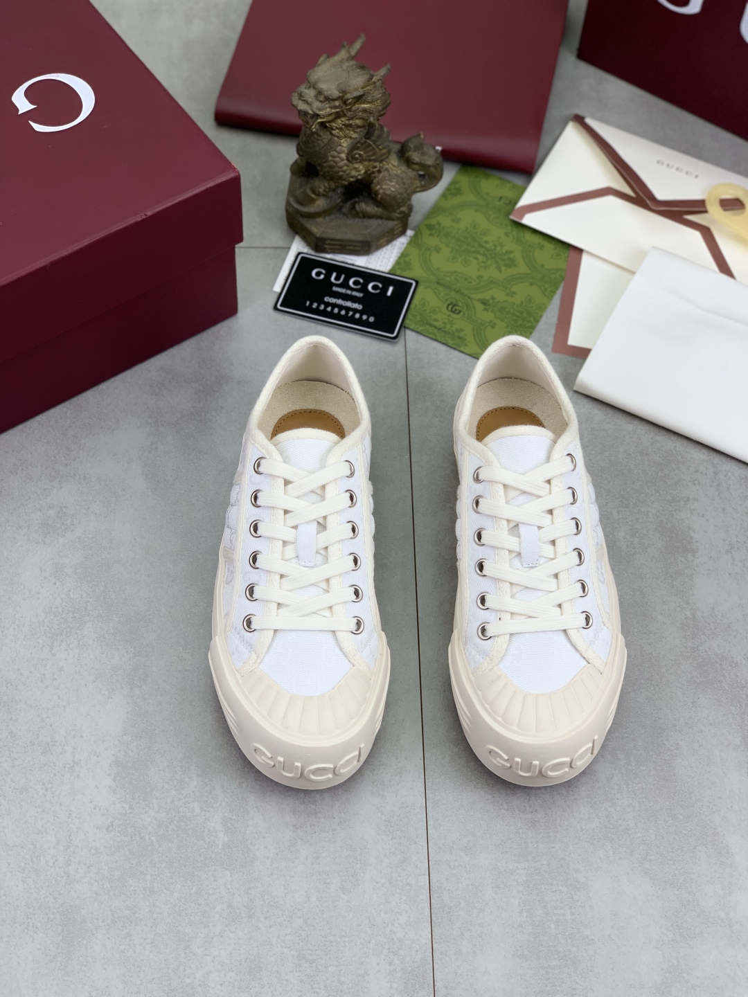 Gucci Women's Logo Canvas Platform Sneakers - Stylish & Comfortable 3 cmp i1746377589089 3938 0 1