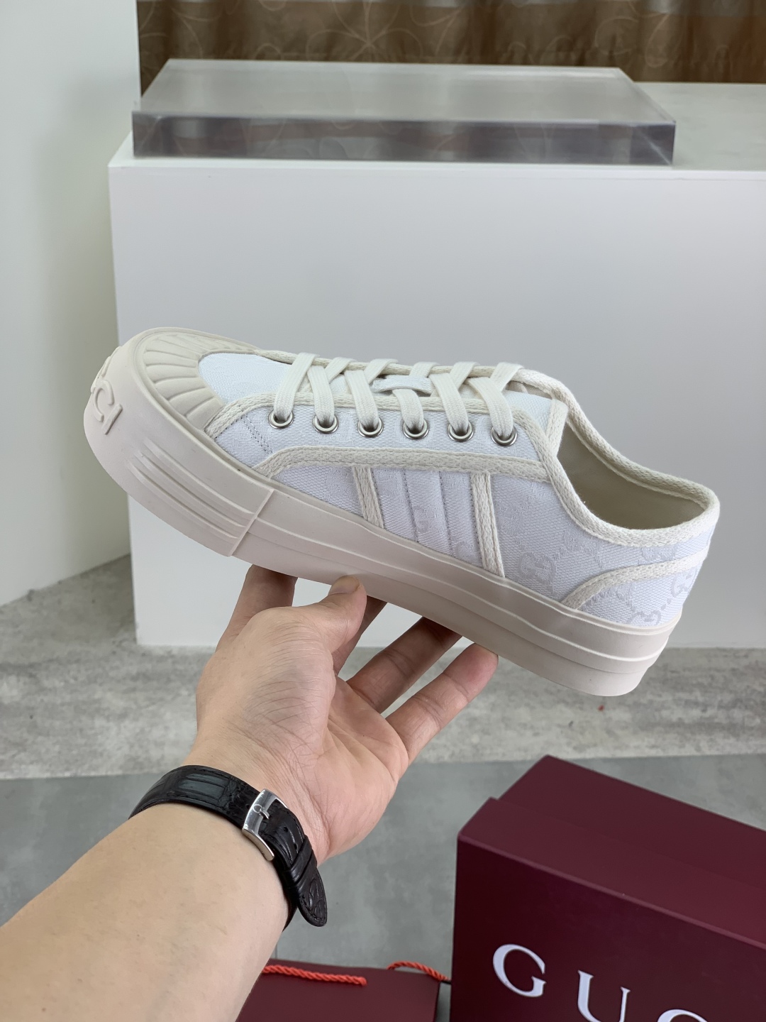 Gucci Women's Logo Canvas Platform Sneakers - Stylish & Comfortable 7 cmp i1746377595758 9707 0 5