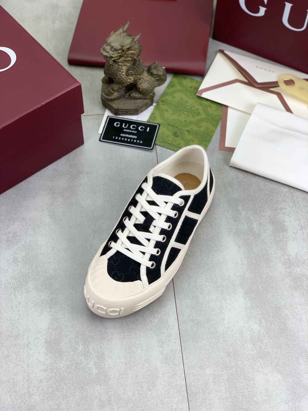 Gucci Women's Canvas Sneakers with Logo Floral Fabric,Black and White 5 cmp i1746377617558 9164 0 3