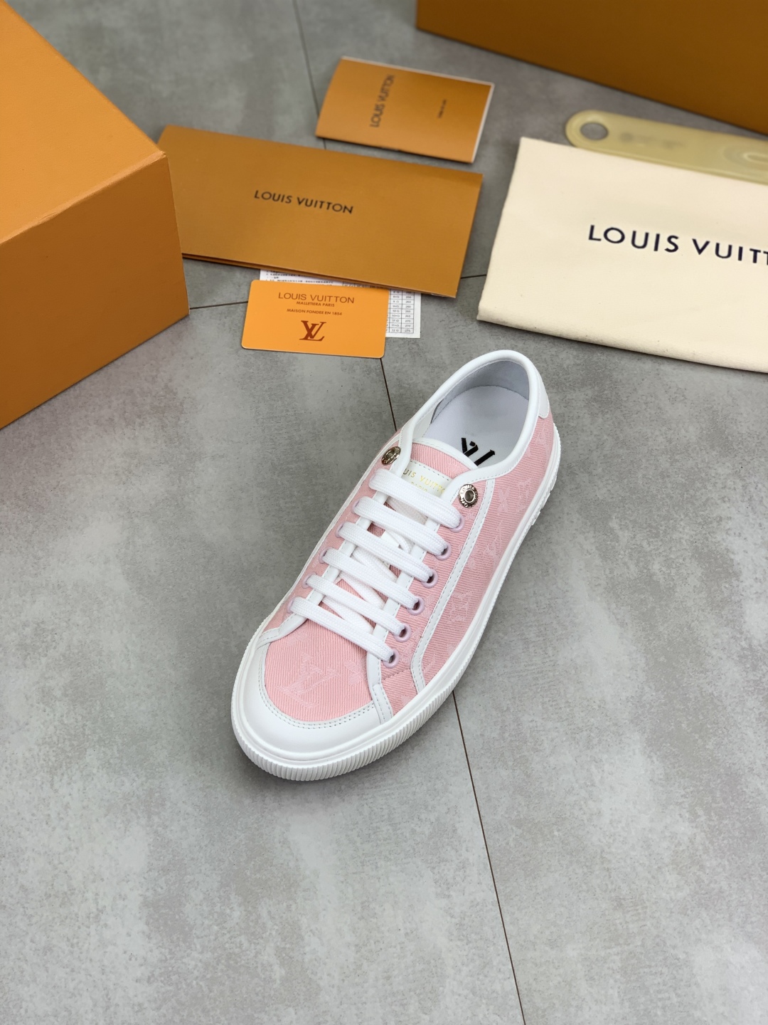 Louis Vuitton Time Out Sneakers Ss25 Murakami Takashi Collab, Pink Canvas 5 cmp i1746377786671 3912 0 3