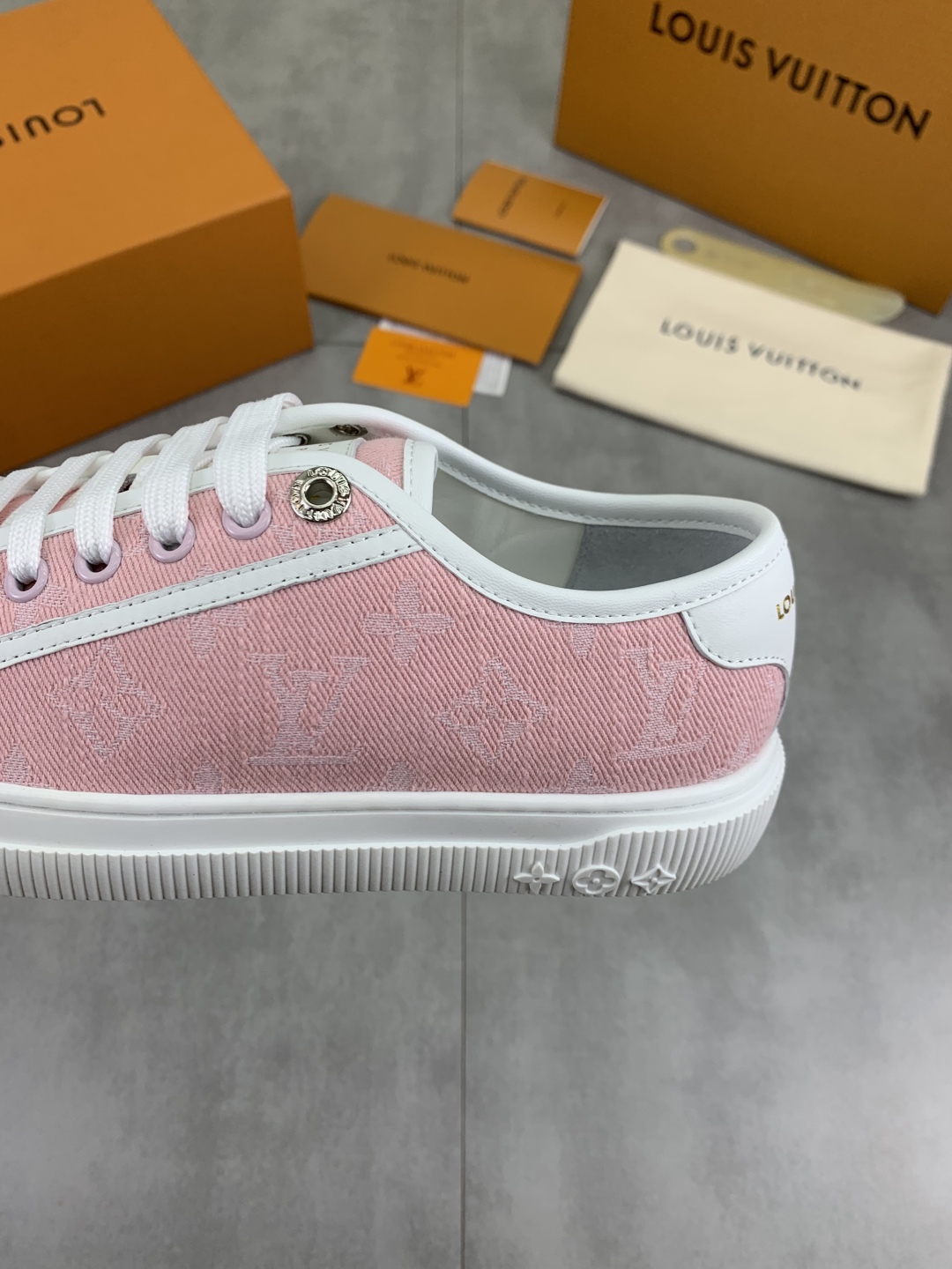 Louis Vuitton Time Out Sneakers Ss25 Murakami Takashi Collab, Pink Canvas 8 cmp i1746377787585 7078 0 6