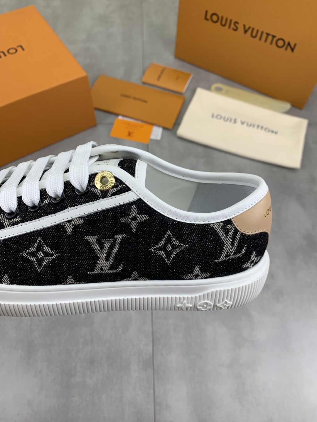 Louis Vuitton Time Out Monogram Sneakers Canvas Low Top Shoes Unisex 8 cmp i1746377802548 5103 0 6