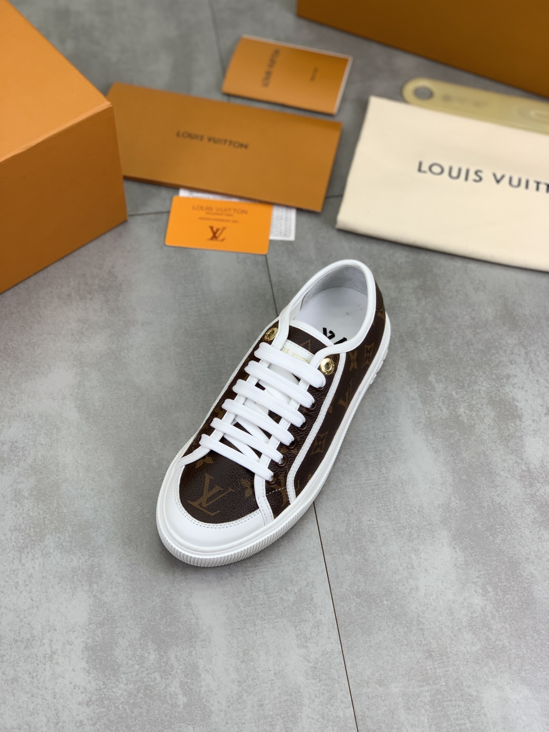 Louis Vuitton Time Out Monogram Canvas Sneakers,Classic Thick Sole,Autumn/Winter 5 cmp i1746377823726 7972 0 3