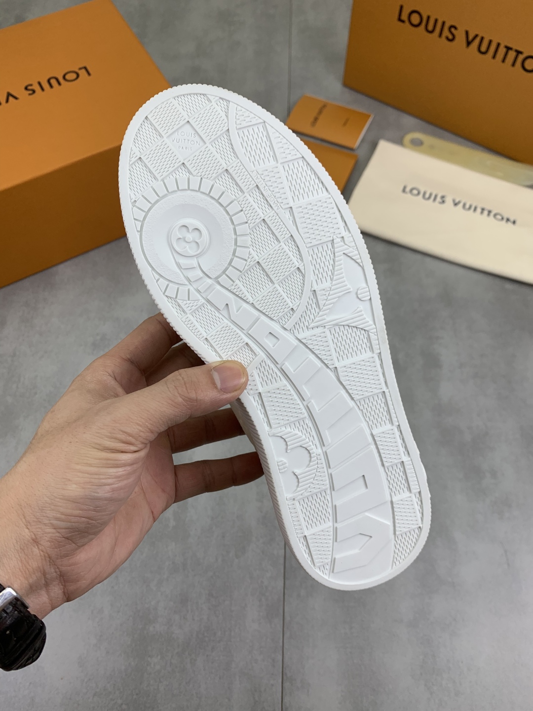 Louis Vuitton Time Out Sneakers - Monogram Canvas - New Arrival 9 cmp i1746377834727 5508 0 7