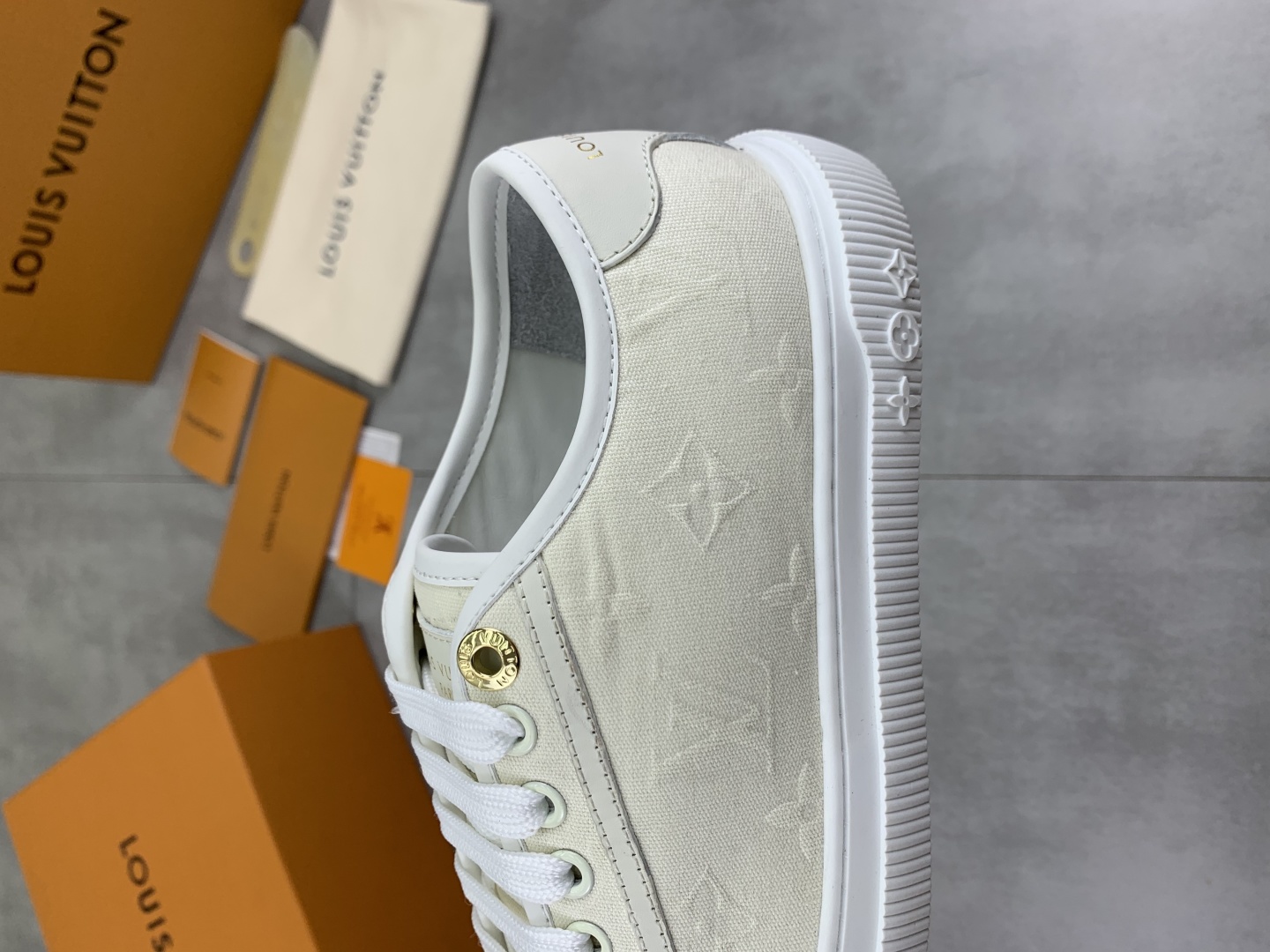 Louis Vuitton Time Out Sneakers - Monogram Canvas - New Arrival 8 cmp i1746377839091 7416 0 6