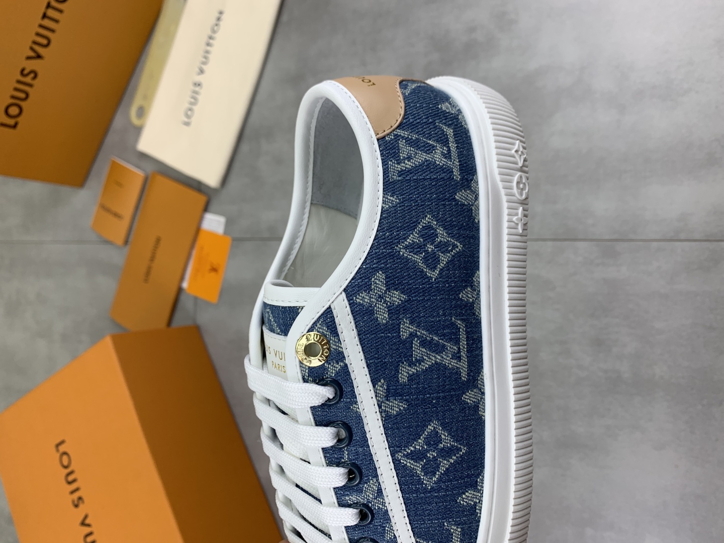 Louis Vuitton Time Out Sneaker: Denim Monogram, New Arrival, Couple Style 8 cmp i1746377856359 2773 0 6