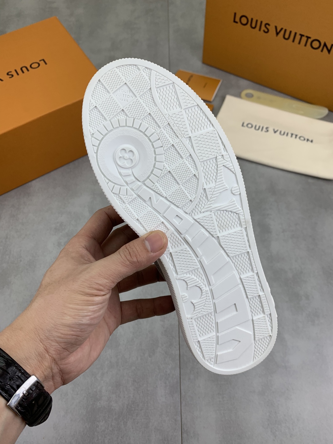 Louis Vuitton Time Out Sneakers SS25 Monogram Canvas - Couples' Shoes 9 cmp i1746377880464 73 0 7