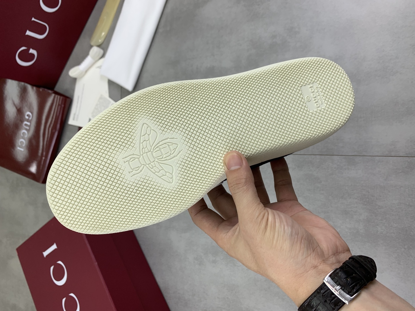 Gucci Women's Ace Sneaker - Stylish Logo Print Canvas with Comfortable Fit 9 cmp i1746378473304 9382 0 7