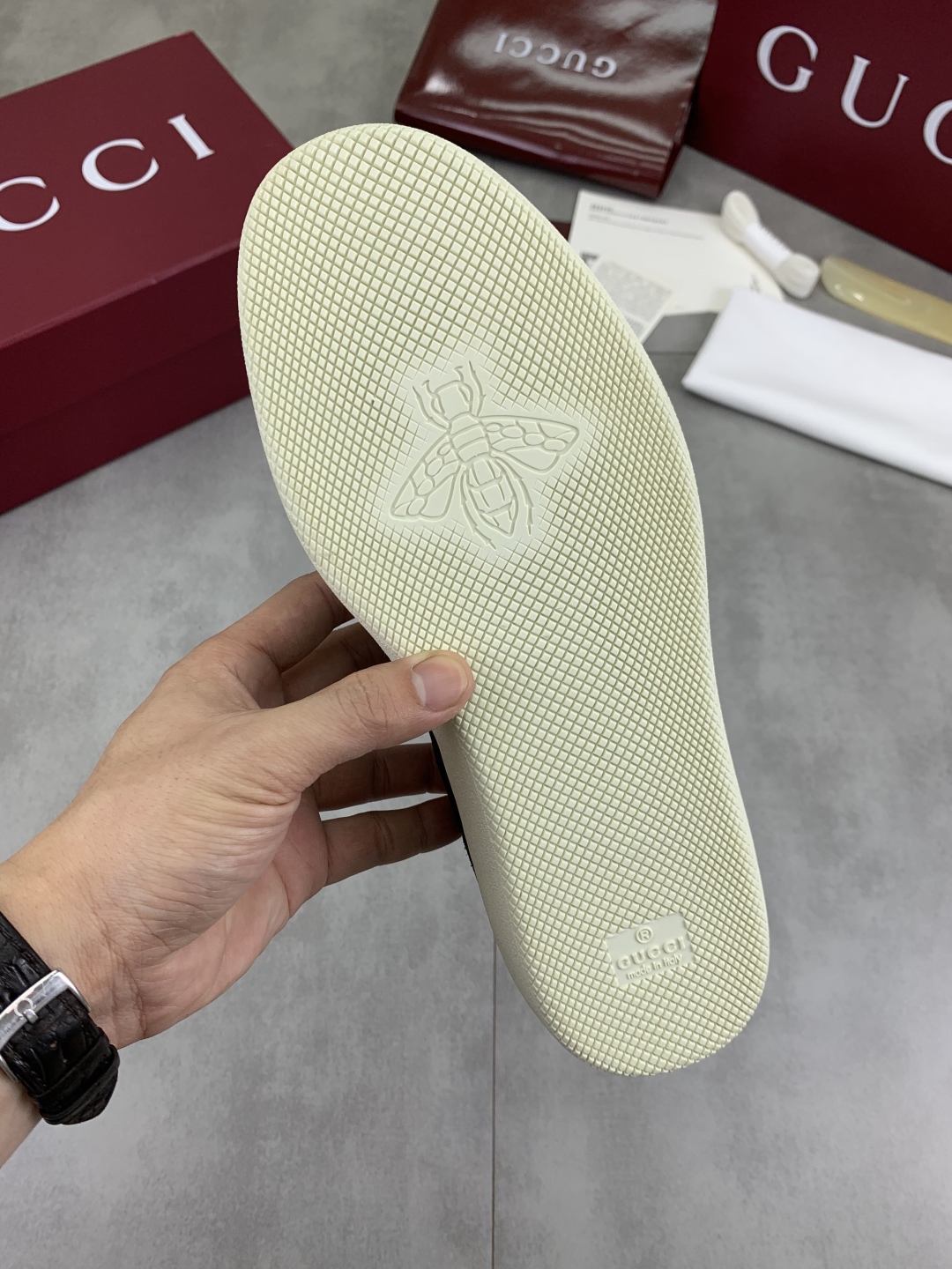 Gucci Women's Black Logo Canvas Sneakers, Lightweight and Comfortable 9 cmp i1746378476682 6422 0 7