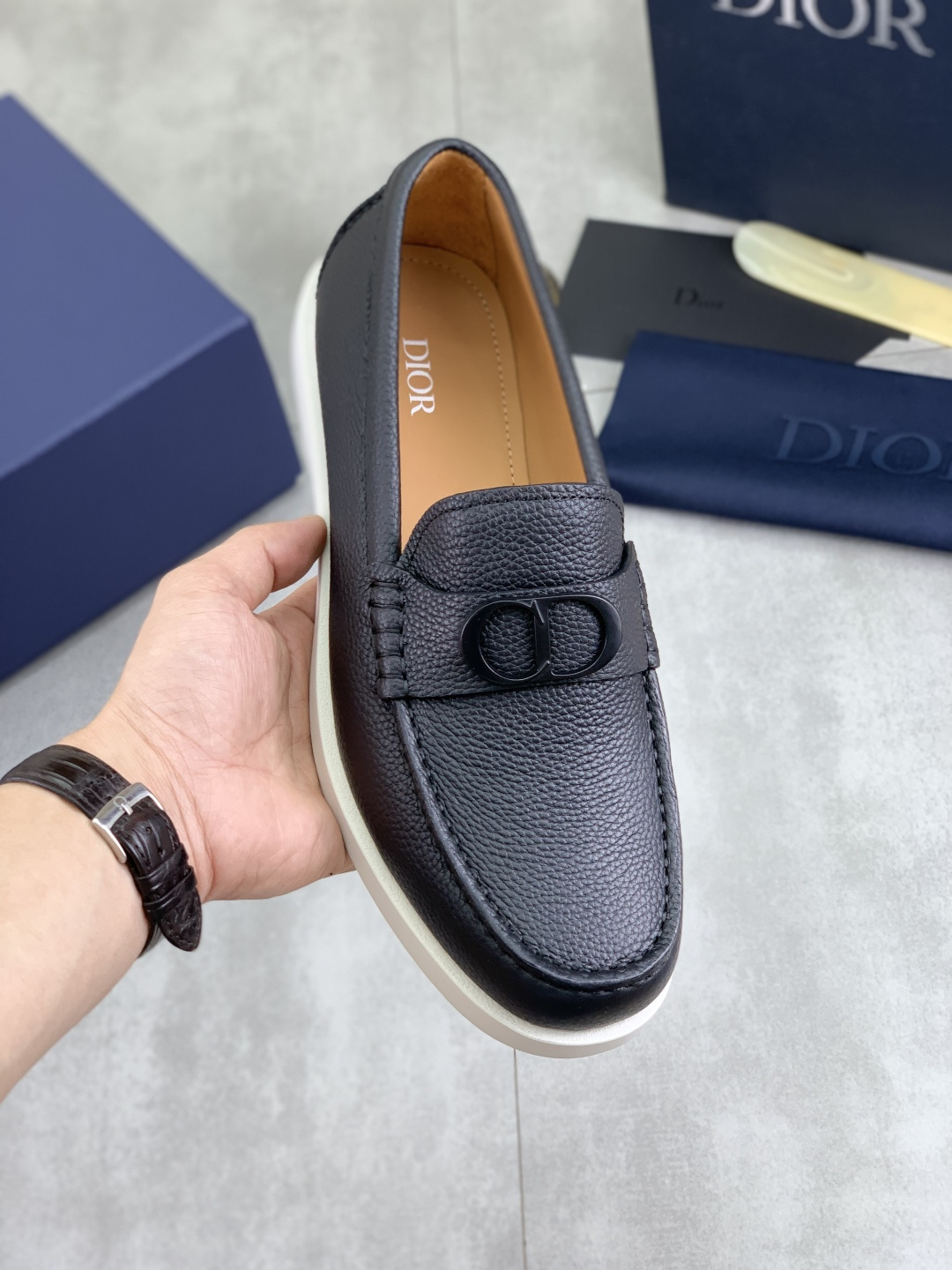 NO:283886,Real price Top version Dior Original!  Top Italian purchasing agents!  Men's business and casual leather shoes, original imported lychee pattern calf leather on the upper, ultimate texture, gentlemanly style, imported water-dyed cowhide leather inside, top-quality Italian original rubber sole, first-class workmanship, top-level texture!  Size39-44 (38 45 customized) Multi-color optional, dior, dior, cowhide19860909实价 顶级版本 Dior 迪奥 原版！顶级意大利代购！男士商务休闲皮鞋,鞋面原版进口荔枝纹小牛皮,极致质感,绅士风范,内里进口水染牛皮,顶级意大利原版橡胶大底,一流做工,顶级质感！Size39-44（38 45定做）多色可选,,dior,dior,cowhide,Men's shoes