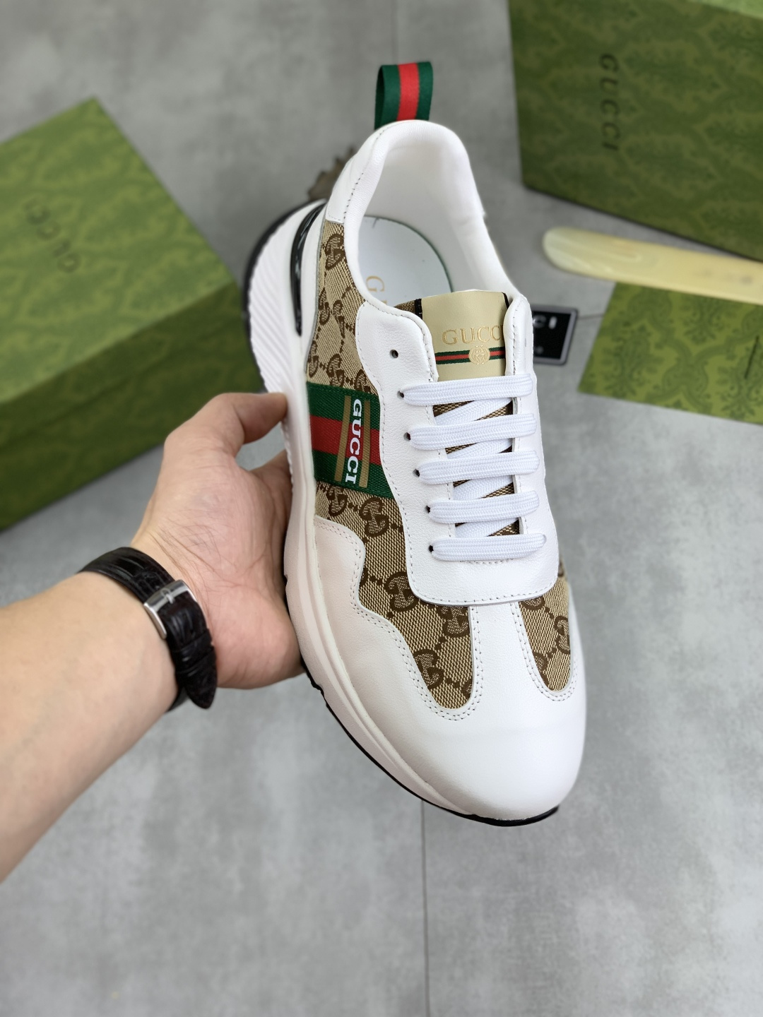 NO:346717,[Real Price] (Guqi GUCCI) official website latest casual and fashionable men's shoes, the hot style is simple and atmospheric, exclusive to trendy men. The latest official website latest brand double G element Guqi original decoration, fashionable and generous, original frosted calfskin imported from the fabric, the inside of the pig skin, the official website designated wear-resistant and lightweight original rubber casual sole, classic style real shot 38-44 (45 customized) 4 colors available, gucci, cowhide19860909【实价】（古奇GUCCI）官网最新款休闲时尚男鞋,爆款版型简洁大气,潮男专属.独有的官网最新品牌双G素元素古奇原版装饰,时尚又大方,面料原版磨砂小牛皮全进口头层猪皮内里,官网指定耐磨、轻便原版橡胶休闲大底,经典款实物拍摄38-44（45 定做）4款颜色可选,,gucci,cowhide,Men's shoes