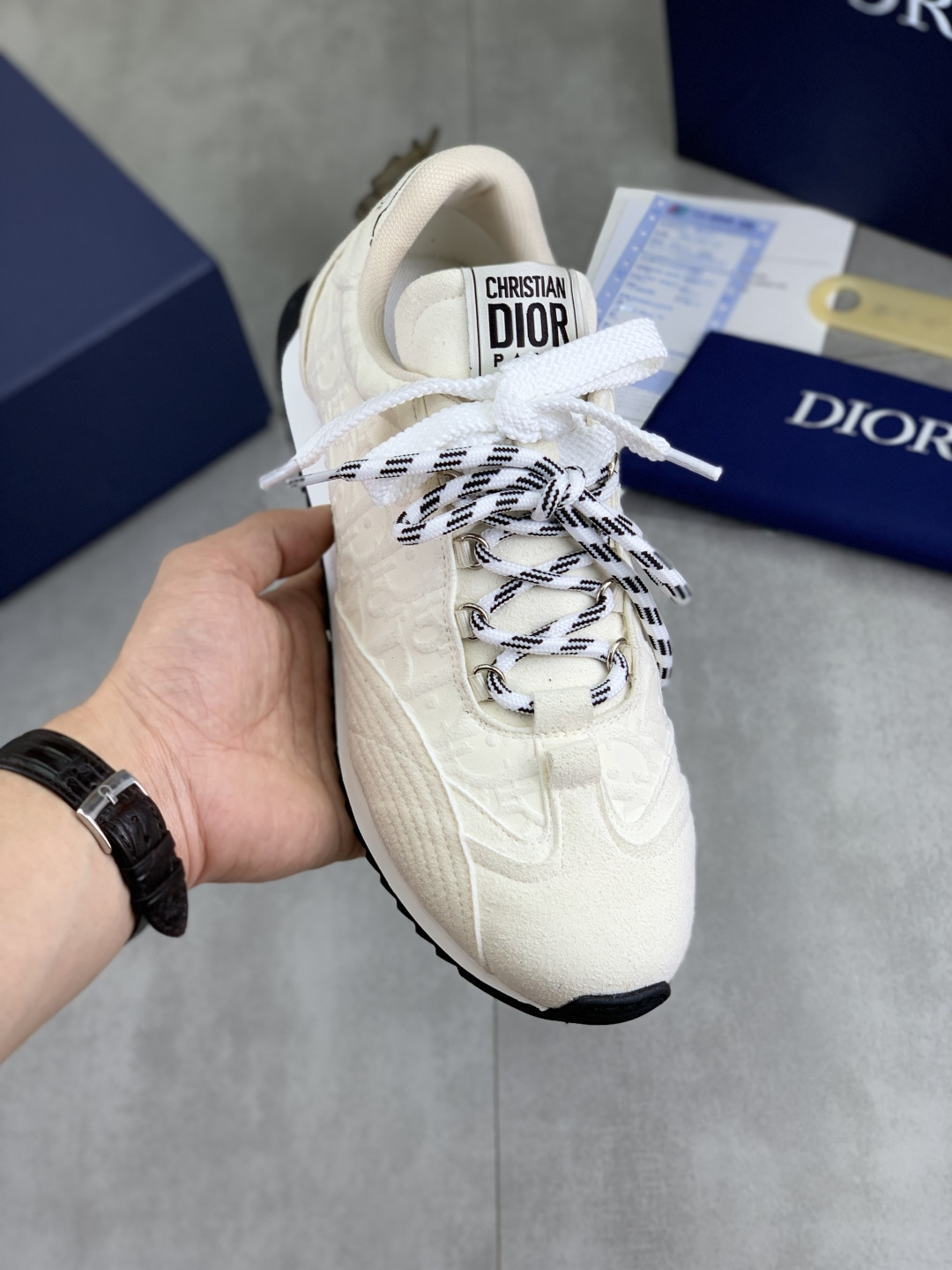 NO:347853,[Real Price] [Dior] 2025 Dior original lace-up low-top men's shoes. Classic casual shoes. This model is the official classic style, quality, made by famous original masters. It uses high-quality cowhide with original materials, comfortable and breathable mesh inner pig leather insole, perfect last, generous and fashionable design, attracting the pursuit of many consumers. It is suitable for drivers to drive. What you want is the best quality in the market, with 6 colors. Number of 38--44 (45 46 customized), dior, dior, cowhide19860909【实价】【Dior】2025迪奥原版系带低帮男鞋 经典款休闲鞋本款是官方主打经典款,质量,原厂名师制作,采用优质牛皮配原版材料舒适透气网布內里猪皮鞋垫,完美楦型,大方时尚的设计,吸引了众多消费者的追捧,适合司机驾车行驶,要的就是市场最品质,颜色6色 码数38--44（45 46定做）,,dior,dior,cowhide,Men's shoes