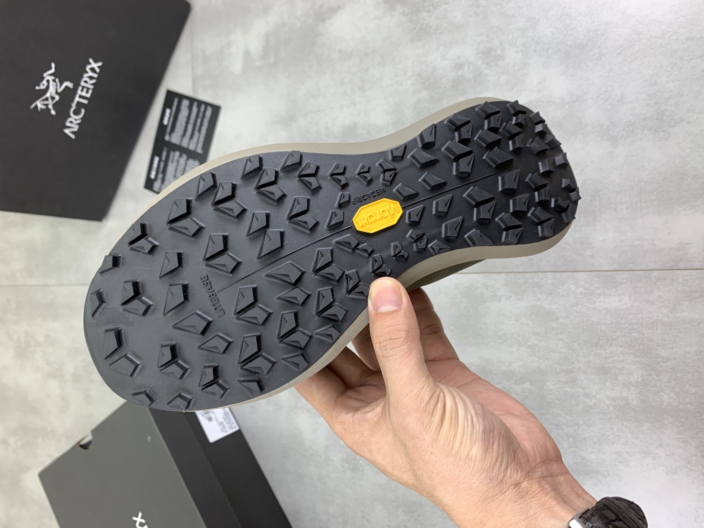 Precio de fábrica P330 Precio real Nuevos zapatos de principiante Finalmente en un futuro próximo of