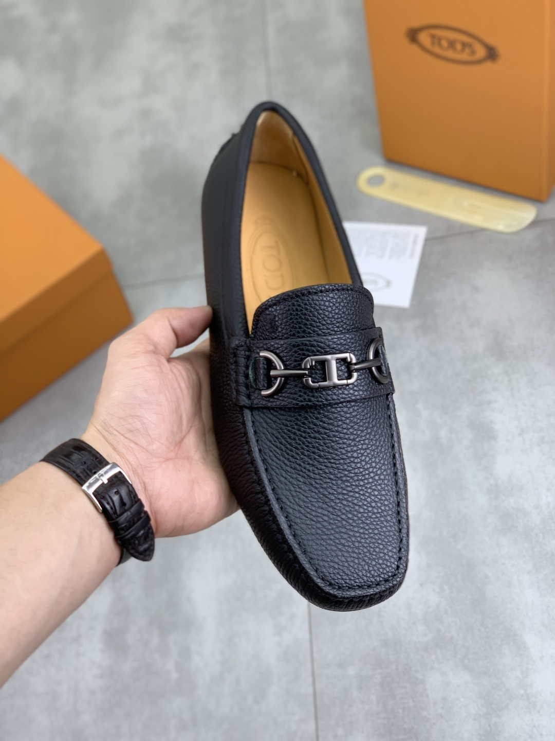 NO:345792,【Real price】High quality The same style of Tod's Tod's Tod's Tod's Tod's top purchasing agent, released simultaneously, Italy imported top original calfskin head layer cowhide inner original factory special original bottom, fine workmanship impeccable, can be entered and exit at will; the real thing is super beautiful 38-44 black color selection, Tod's, cowhide19860909【实价】高品质 同款《tod's》托德斯豆豆鞋 顶级代购男士 同步 发售, 意大利进口顶级原版小牛皮头层牛皮内里 原厂特供原版底,做工精细 无可挑剔 可随意进出；实物超级漂亮 38-44 黑色款颜色选,,Tod's,cowhide,Men's shoes