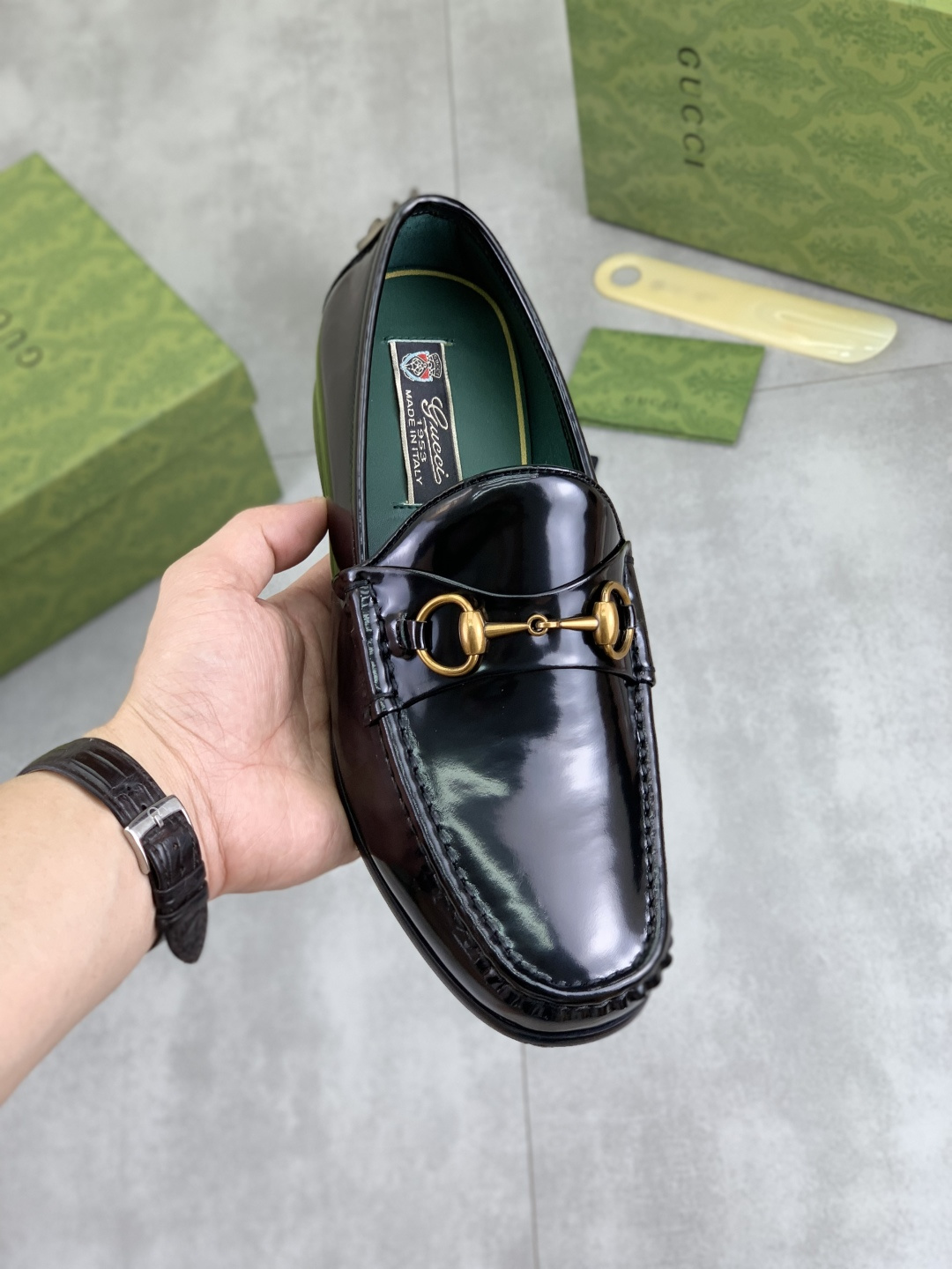 NO:350040,[Real Price] Water-Dye Niuli [Guqi] Gucci high-end men's formal business leather shoes, original 11 items!  Original imported high-end washing calfskin, original metal buckle, imported top layer cowhide inner footbed Original outsole, men's shoes size 38-45 Multi-color optional, gucci, cowhide19860909【实价】 水染牛里【古奇】Gucci高端男士正装商务皮鞋,原单11货！原版进口高端水洗小牛皮,原版金属饰扣,进口头层牛皮内里垫脚 原版大底,男鞋码数38-45 多色可选,,gucci,cowhide,Men's shoes