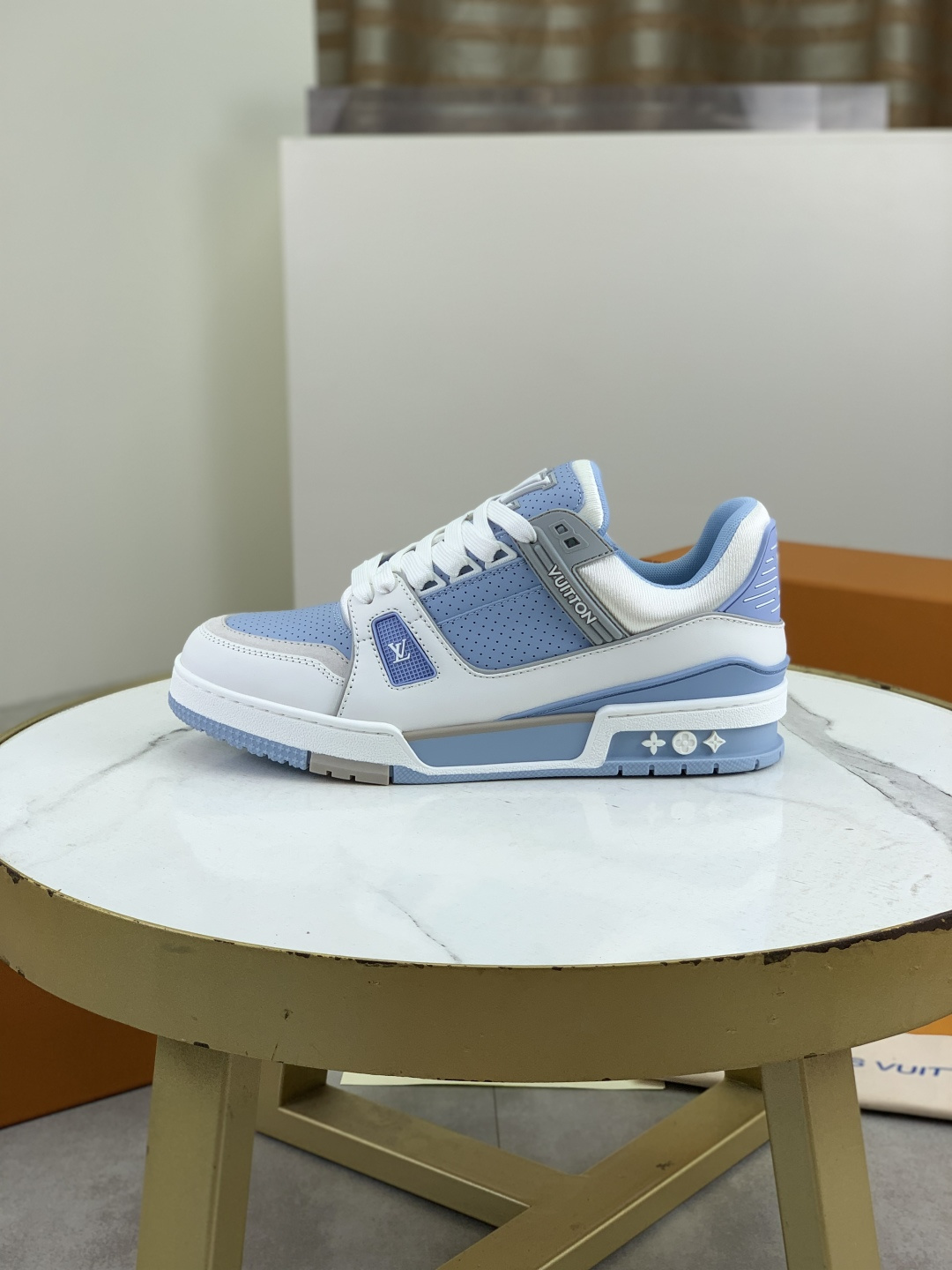 NO:352872,The top version of the most popular version [LOUIS VUITTON) (original list) The most popular new LV Louis Vuitton * - Top version of LV classic trendy shoes!  Choose imported original interior. Original wear-resistant and lightweight TPU bottom!  High-quality quality!  A variety of colors available, size number for women 35-39, male 39-45,,louis vuitton,louis vuitton,louis vuitton19860909跑量实价 顶级版本【LOUIS VUITTON）（原单）最情侣新款LV路易威登 *——顶级版本 LV经典潮鞋！选用进口原版内里.原版耐磨轻便TPU大底！高品质精品！多款颜色可选,码数女35-39 男39-45,,louis vuitton,louis vuitton,louis vuitton,Men's shoes