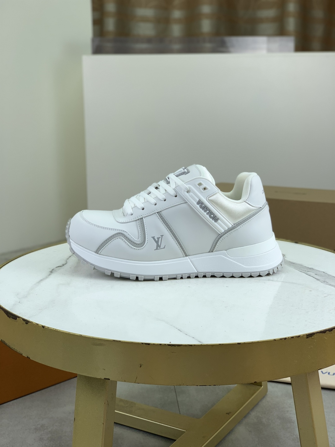 NO:352795,Real price, new models are on the shelves. Louis Vuiton 25ss lv Louis Vuit counter latest casual fat shoes. Many internet celebrities are showing off their feet. This lace-up casual sports shoes is a perfect American daddy shoe style. Classic and versatile items. Fabric cowhide. Inner sheepskin high-end elastic mesh, original mold-opening sole. Size women's clothing, 35-41 (customized for women 41), men's clothing 39-46 (customized for 45-46), louis vuitton, louis vuitton, louis vuitton, sneakers, cowhide, sheepskin19860909实价 新款上架 Louis Vuiton 25ss lv路易威专柜最新休闲胖丁鞋 ,众多网红明星纷纷开秀上脚 ,这款系带休闲运动鞋妥妥的美式老爹鞋风格 经典百搭的单品 面料牛皮.内里羊皮 高级弹力网布,原版开模大底.码数女装,35-41(女41定做),男装39-46(45-46定做),,louis vuitton,louis vuitton,louis vuitton,sneakers,cowhide,sheepskin,Men's shoes