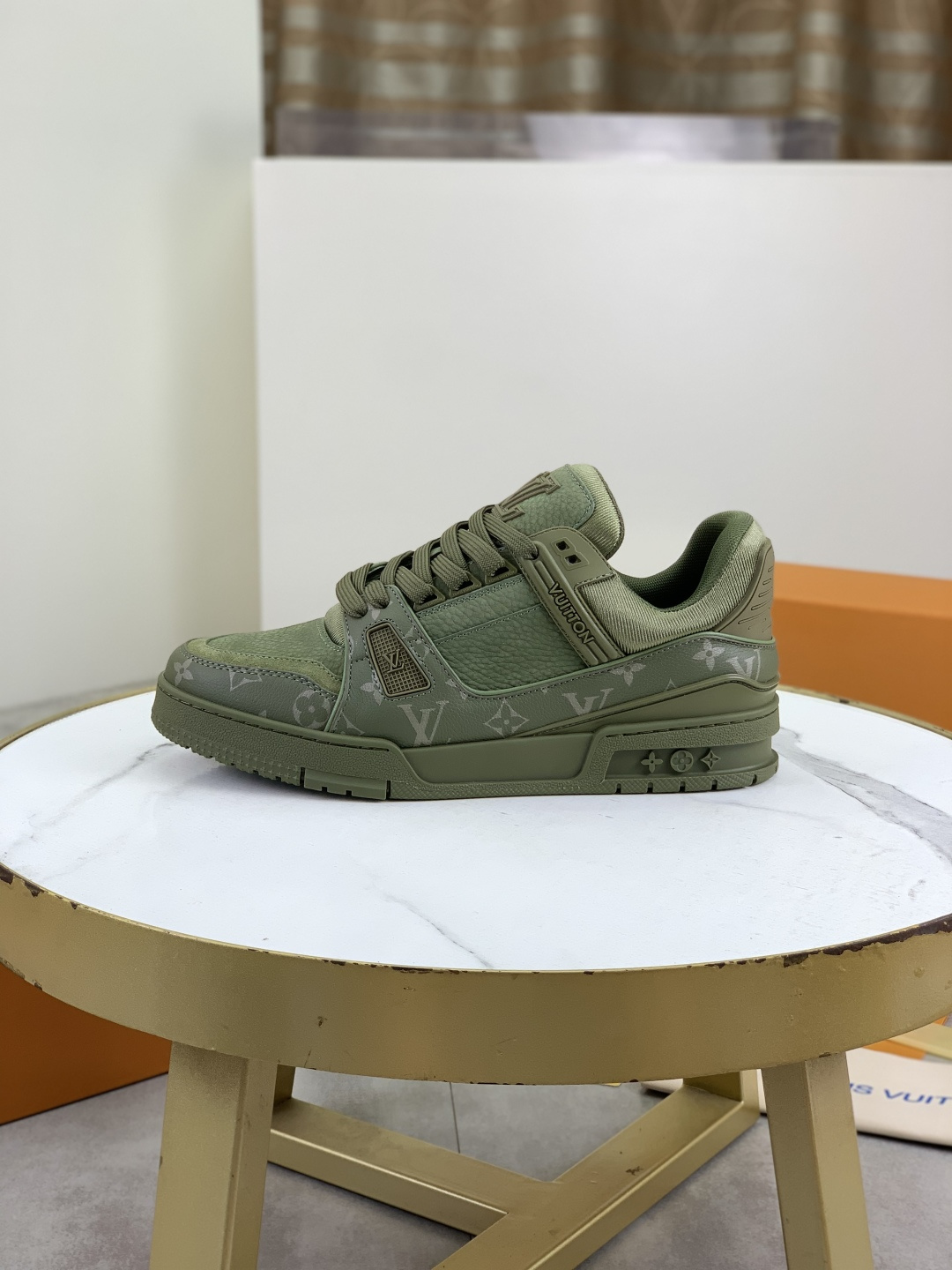 NO:352840,The top version of the most popular version [LOUIS VUITTON) (original list) The most popular new LV Louis Vuitton * - Top version of LV classic trendy shoes!  Choose imported original interior. Original wear-resistant and lightweight TPU bottom!  High-quality quality!  2 colors available, size number for women 35-39, male 39-45,,louis vuitton,louis vuitton,louis vuitton19860909跑量实价 顶级版本【LOUIS VUITTON）（原单）最情侣新款LV路易威登 *——顶级版本 LV经典潮鞋！选用进口原版内里.原版耐磨轻便TPU大底！高品质精品！2款颜色可选,码数女35-39 男39-45,,louis vuitton,louis vuitton,louis vuitton,Men's shoes