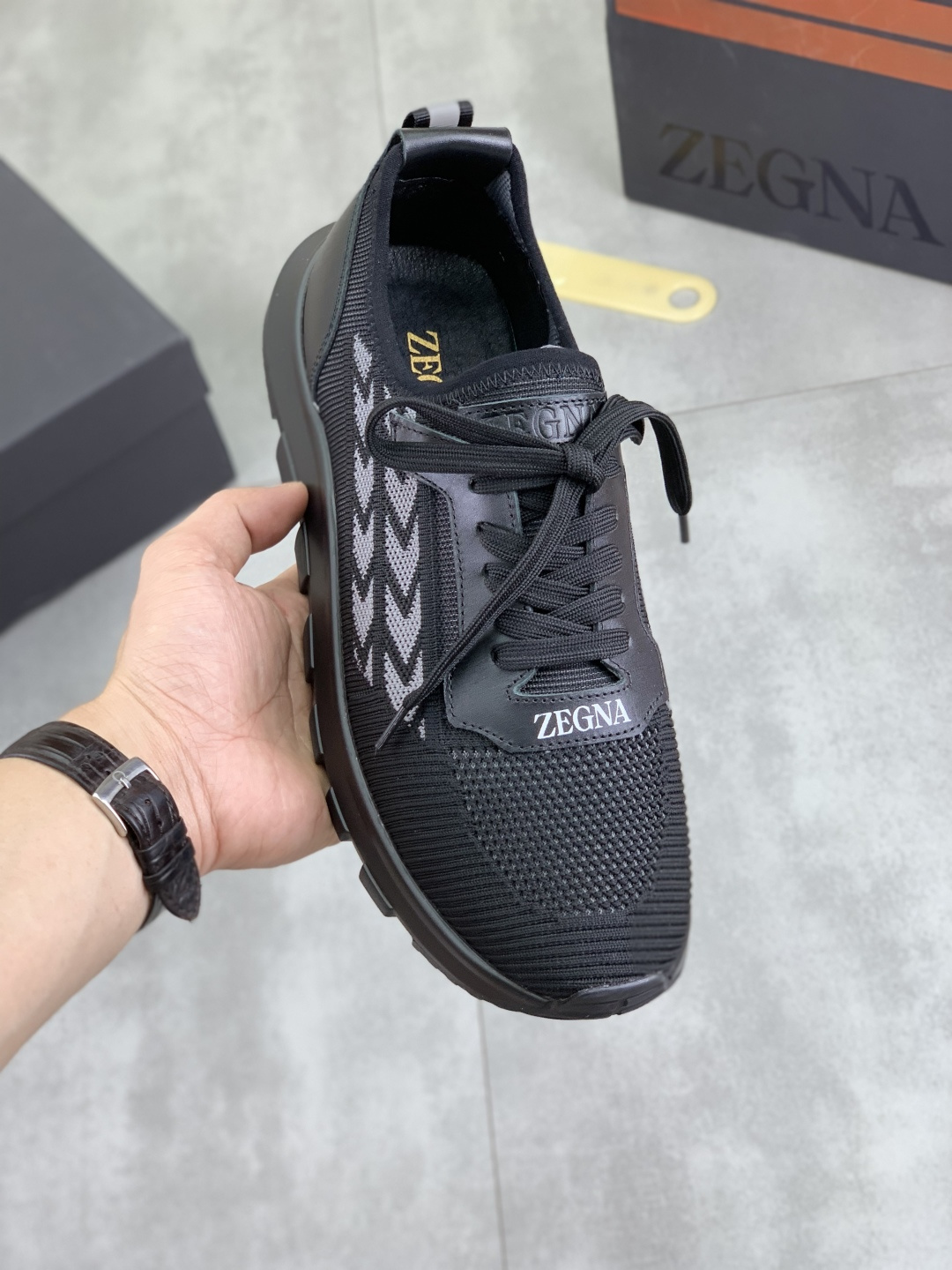 NO:355268,Real price [ZEGNA] Jenia - High-end quality original single Feimao shoe series - Upper brand high-end cashmere flying woven surface, injection molding brand corns - Inner original breathable mesh cloth - Outsole original TPU foam molded sole premium packaging - Ultra-high quality control·fine workmanship highlighted (high-end, noble, grade) -Size 38-44,,zegna19860909实价【ZEGNA】杰尼亚 -高端品质 原单 飞织鞋系列 -鞋面品牌高端羊绒飞织面、注塑品牌鸡眼 -内里原版透气网布 -大底原版TPU发泡 成型大底 精品包装 -超高品控·做工精细凸显(高端·贵气·档次) -Size 38-44,,zegna,Men's shoes