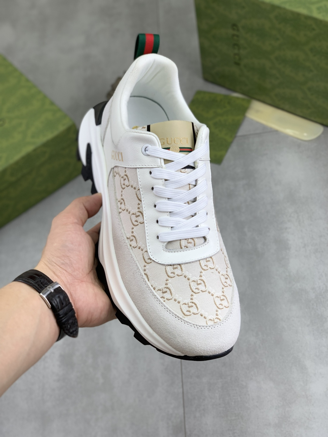 NO:352459,[Real Price] (Guqi GUCCI) official website latest casual and fashionable men's shoes, the hot style is simple and atmospheric, exclusive to trendy men. The unique official website latest brand double G element Guqi original decoration, fashionable and generous, original frosted calfskin imported from the first layer of pig skin, official website designated wear-resistant and lightweight original rubber casual sole, classic style real shot 38-44 (45 customized) 4 colors available, gucci, cowhide19860909【实价】（古奇GUCCI）官网最新款休闲时尚男鞋,爆款版型简洁大气,潮男专属.独有的官网最新品牌双G素元素古奇原版装饰,时尚又大方,面料原版磨砂小牛皮全进口头层猪皮内里,官网指定耐磨、轻便原版橡胶休闲大底,经典款实物拍摄38-44（45定做）4款颜色可选,,gucci,cowhide,Men's shoes