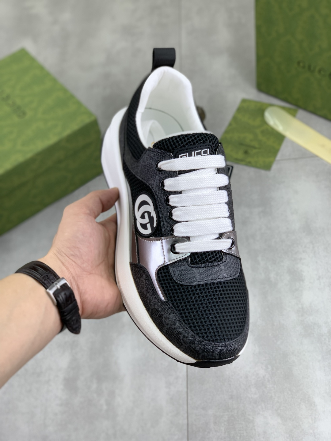 NO:353416,[Real Price] (Guqi GUCCI) official website latest casual and fashionable men's shoes, the hot style is simple and atmospheric, exclusive to trendy men. The unique official website latest brand double G element Guqi original decoration, fashionable and generous, original frosted calfskin imported from the first layer of pig skin, official website designated wear-resistant and lightweight original rubber casual sole, classic style real shot 38-44 (45 customized) multiple colors available, gucci, cowhide19860909【实价】（古奇GUCCI）官网最新款休闲时尚男鞋,爆款版型简洁大气,潮男专属.独有的官网最新品牌双G素元素古奇原版装饰,时尚又大方,面料原版磨砂小牛皮全进口头层猪皮内里,官网指定耐磨、轻便原版橡胶休闲大底,经典款实物拍摄38-44（45定做）多款颜色可选,,gucci,cowhide,Men's shoes