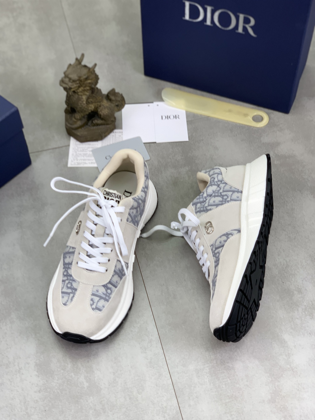 工厂价P270💰【实价】🆘【Dior】2025迪奥原版系带低帮男鞋 经典款休闲鞋🔥本款是官方主打经典款，质量，原厂名师制作，采用优质牛皮配原版材料➕舒适透气网布內里➕猪皮鞋垫，完美楦型，大方时尚的设计，吸引了众多消费者的追捧，适合司机驾车行驶🚗，要的就是市场最品质，颜色：七色 码数：38--44（45 46定做）