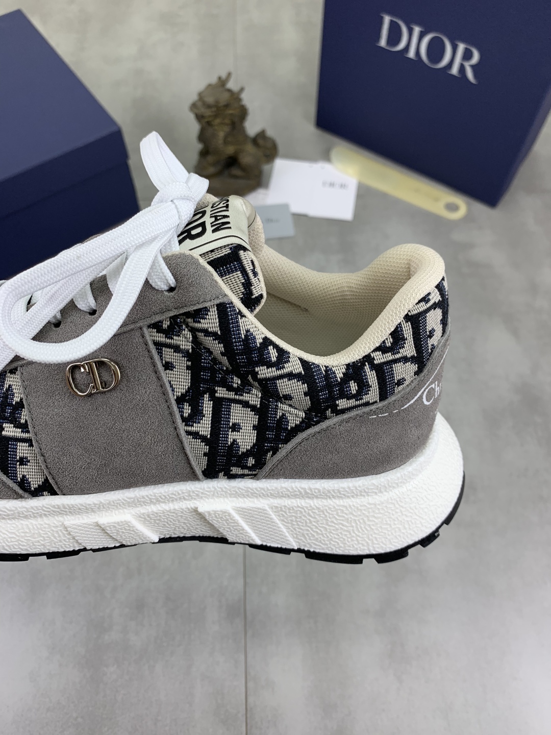 工厂价P270💰【实价】🆘【Dior】2025迪奥原版系带低帮男鞋 经典款休闲鞋🔥本款是官方主打经典款，质量，原厂名师制作，采用优质牛皮配原版材料➕舒适透气网布內里➕猪皮鞋垫，完美楦型，大方时尚的设计，吸引了众多消费者的追捧，适合司机驾车行驶🚗，要的就是市场最品质，颜色：七色 码数：38--44（45 46定做）
