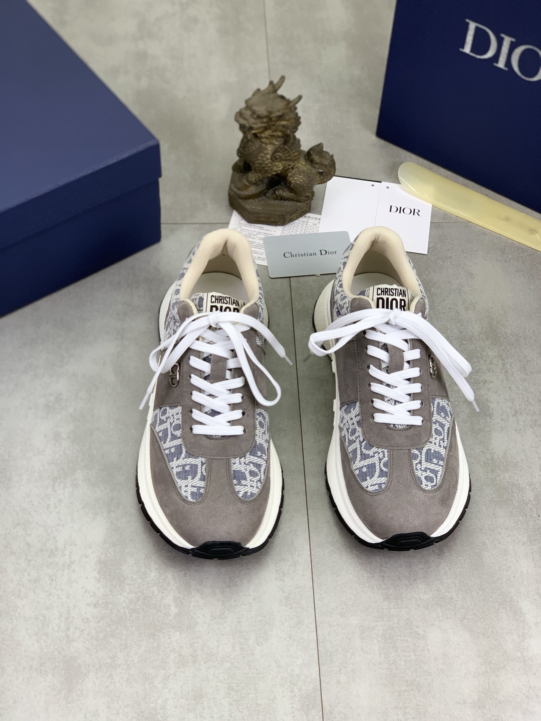 工厂价P270💰【实价】🆘【Dior】2025迪奥原版系带低帮男鞋 经典款休闲鞋🔥本款是官方主打经典款，质量，原厂名师制作，采用优质牛皮配原版材料➕舒适透气网布內里➕猪皮鞋垫，完美楦型，大方时尚的设计，吸引了众多消费者的追捧，适合司机驾车行驶🚗，要的就是市场最品质，颜色：七色 码数：38--44（45 46定做）