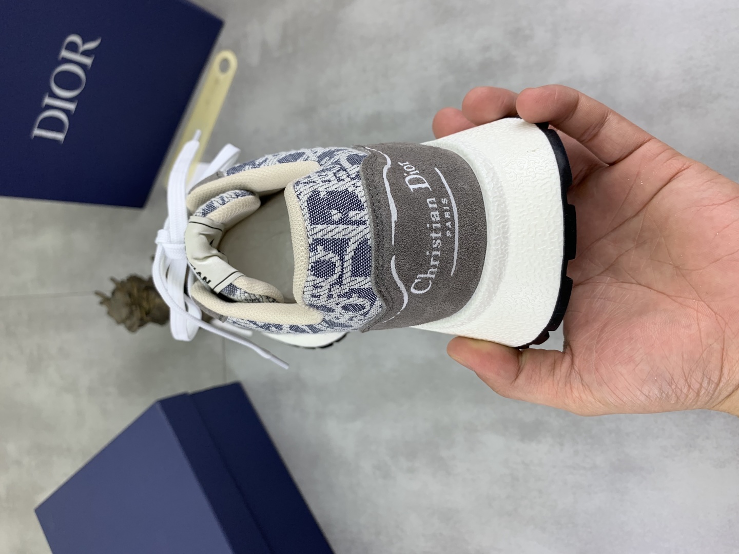 工厂价P270💰【实价】🆘【Dior】2025迪奥原版系带低帮男鞋 经典款休闲鞋🔥本款是官方主打经典款，质量，原厂名师制作，采用优质牛皮配原版材料➕舒适透气网布內里➕猪皮鞋垫，完美楦型，大方时尚的设计，吸引了众多消费者的追捧，适合司机驾车行驶🚗，要的就是市场最品质，颜色：七色 码数：38--44（45 46定做）
