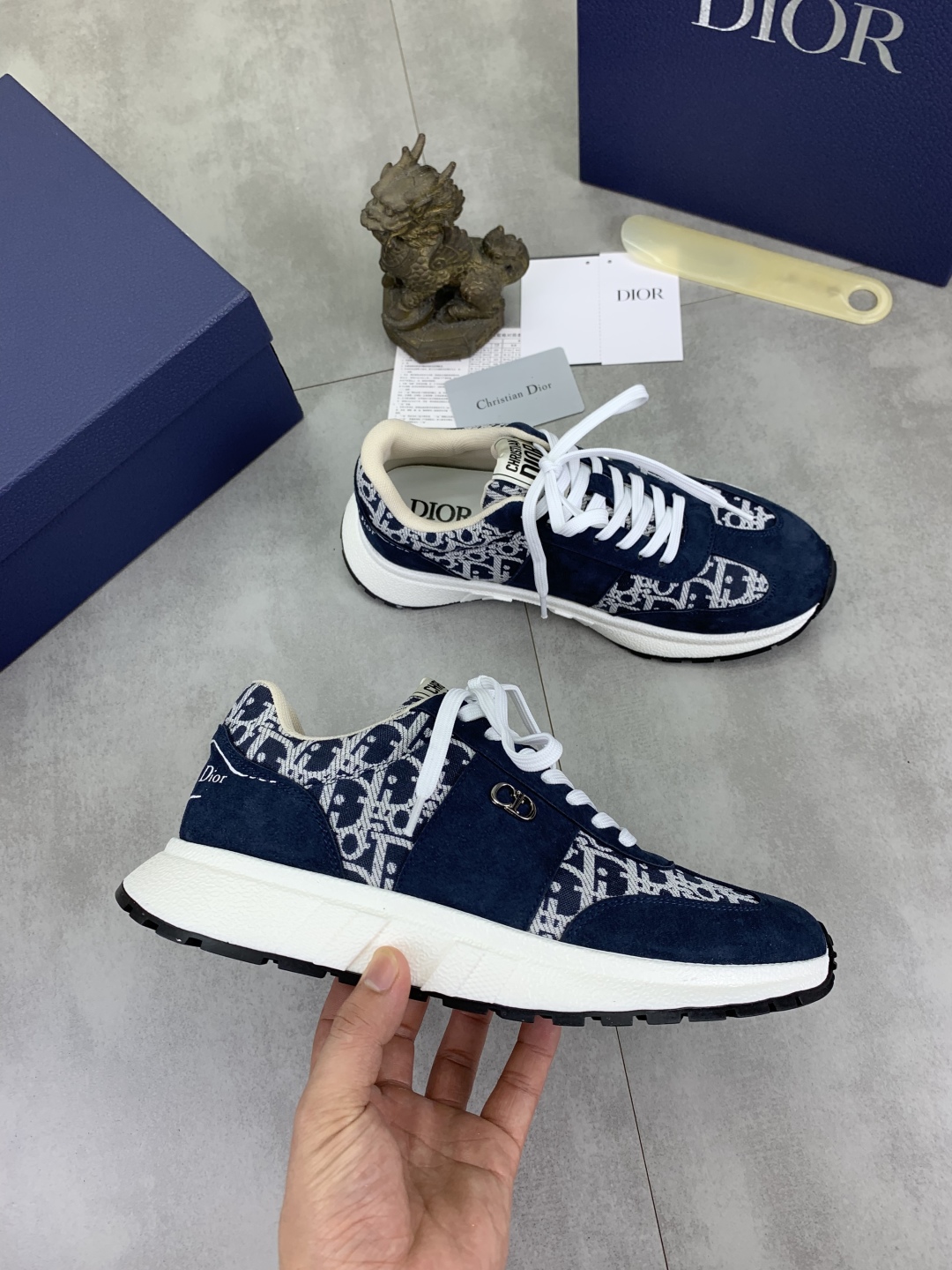 工厂价P270💰【实价】🆘【Dior】2025迪奥原版系带低帮男鞋 经典款休闲鞋🔥本款是官方主打经典款，质量，原厂名师制作，采用优质牛皮配原版材料➕舒适透气网布內里➕猪皮鞋垫，完美楦型，大方时尚的设计，吸引了众多消费者的追捧，适合司机驾车行驶🚗，要的就是市场最品质，颜色：七色 码数：38--44（45 46定做）