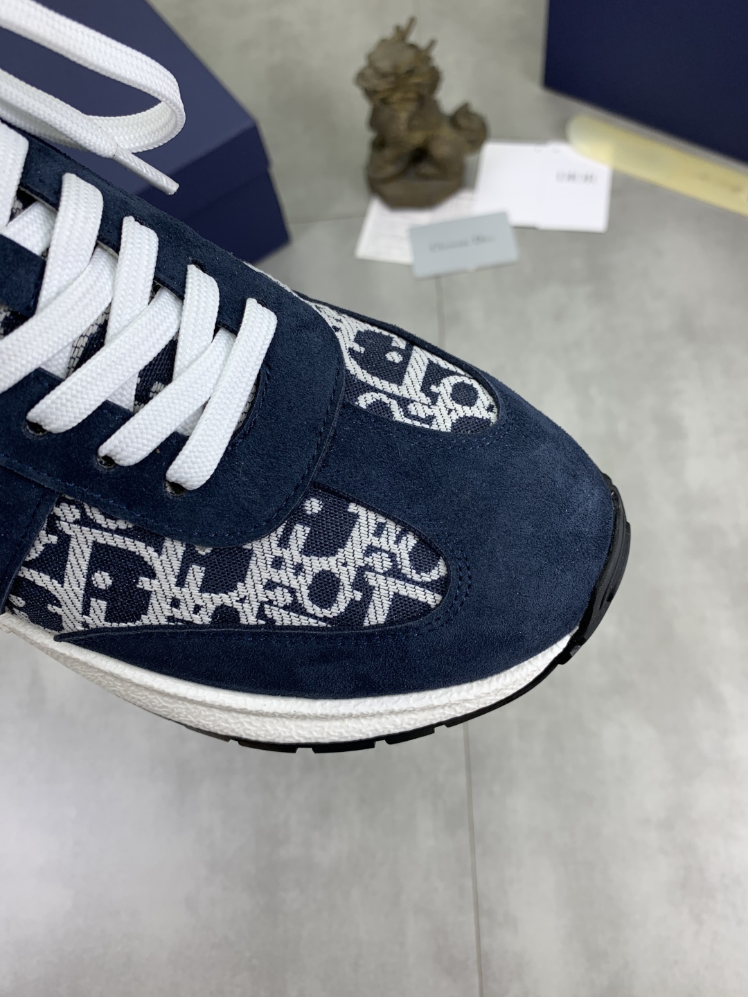 工厂价P270💰【实价】🆘【Dior】2025迪奥原版系带低帮男鞋 经典款休闲鞋🔥本款是官方主打经典款，质量，原厂名师制作，采用优质牛皮配原版材料➕舒适透气网布內里➕猪皮鞋垫，完美楦型，大方时尚的设计，吸引了众多消费者的追捧，适合司机驾车行驶🚗，要的就是市场最品质，颜色：七色 码数：38--44（45 46定做）