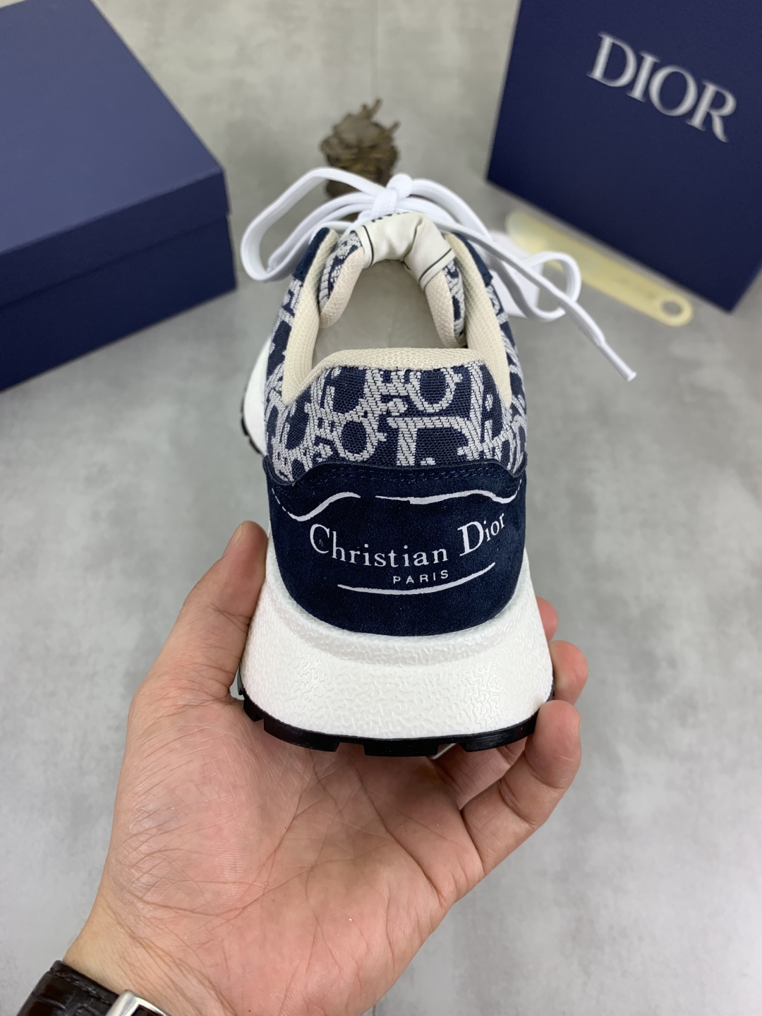 工厂价P270💰【实价】🆘【Dior】2025迪奥原版系带低帮男鞋 经典款休闲鞋🔥本款是官方主打经典款，质量，原厂名师制作，采用优质牛皮配原版材料➕舒适透气网布內里➕猪皮鞋垫，完美楦型，大方时尚的设计，吸引了众多消费者的追捧，适合司机驾车行驶🚗，要的就是市场最品质，颜色：七色 码数：38--44（45 46定做）