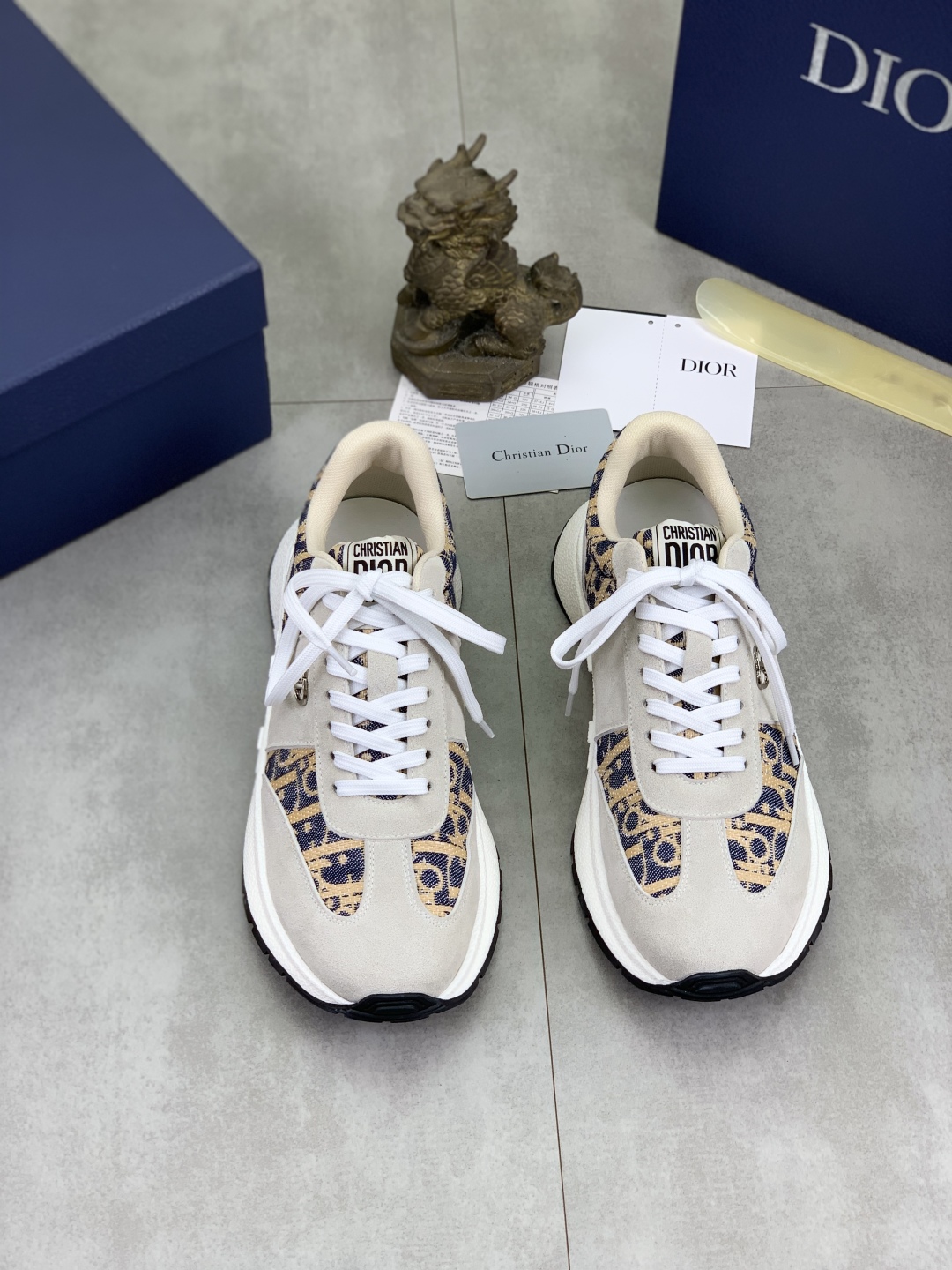 工厂价P270💰【实价】🆘【Dior】2025迪奥原版系带低帮男鞋 经典款休闲鞋🔥本款是官方主打经典款，质量，原厂名师制作，采用优质牛皮配原版材料➕舒适透气网布內里➕猪皮鞋垫，完美楦型，大方时尚的设计，吸引了众多消费者的追捧，适合司机驾车行驶🚗，要的就是市场最品质，颜色：七色 码数：38--44（45 46定做）
