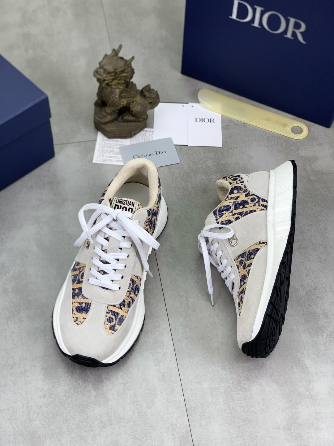 工厂价P270💰【实价】🆘【Dior】2025迪奥原版系带低帮男鞋 经典款休闲鞋🔥本款是官方主打经典款，质量，原厂名师制作，采用优质牛皮配原版材料➕舒适透气网布內里➕猪皮鞋垫，完美楦型，大方时尚的设计，吸引了众多消费者的追捧，适合司机驾车行驶🚗，要的就是市场最品质，颜色：七色 码数：38--44（45 46定做）