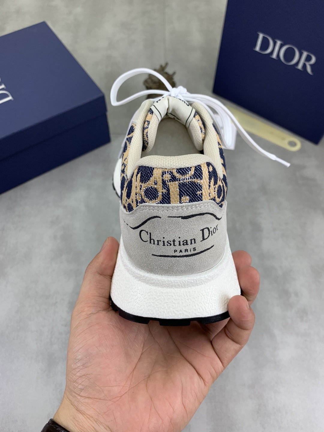 工厂价P270💰【实价】🆘【Dior】2025迪奥原版系带低帮男鞋 经典款休闲鞋🔥本款是官方主打经典款，质量，原厂名师制作，采用优质牛皮配原版材料➕舒适透气网布內里➕猪皮鞋垫，完美楦型，大方时尚的设计，吸引了众多消费者的追捧，适合司机驾车行驶🚗，要的就是市场最品质，颜色：七色 码数：38--44（45 46定做）