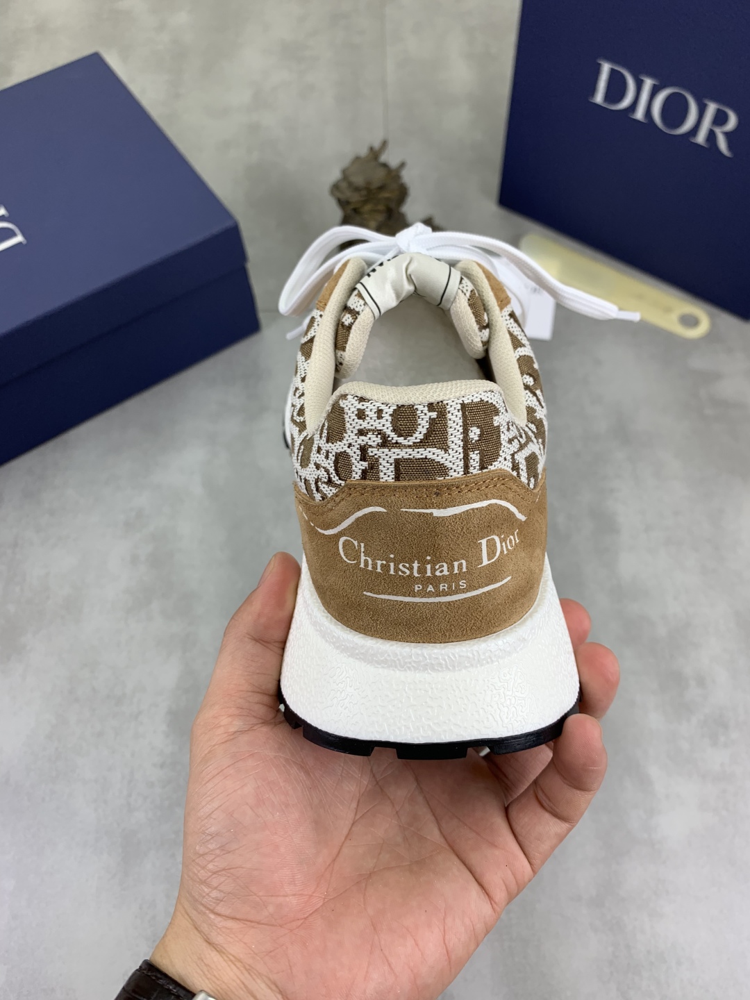 工厂价P270💰【实价】🆘【Dior】2025迪奥原版系带低帮男鞋 经典款休闲鞋🔥本款是官方主打经典款，质量，原厂名师制作，采用优质牛皮配原版材料➕舒适透气网布內里➕猪皮鞋垫，完美楦型，大方时尚的设计，吸引了众多消费者的追捧，适合司机驾车行驶🚗，要的就是市场最品质，颜色：七色 码数：38--44（45 46定做）