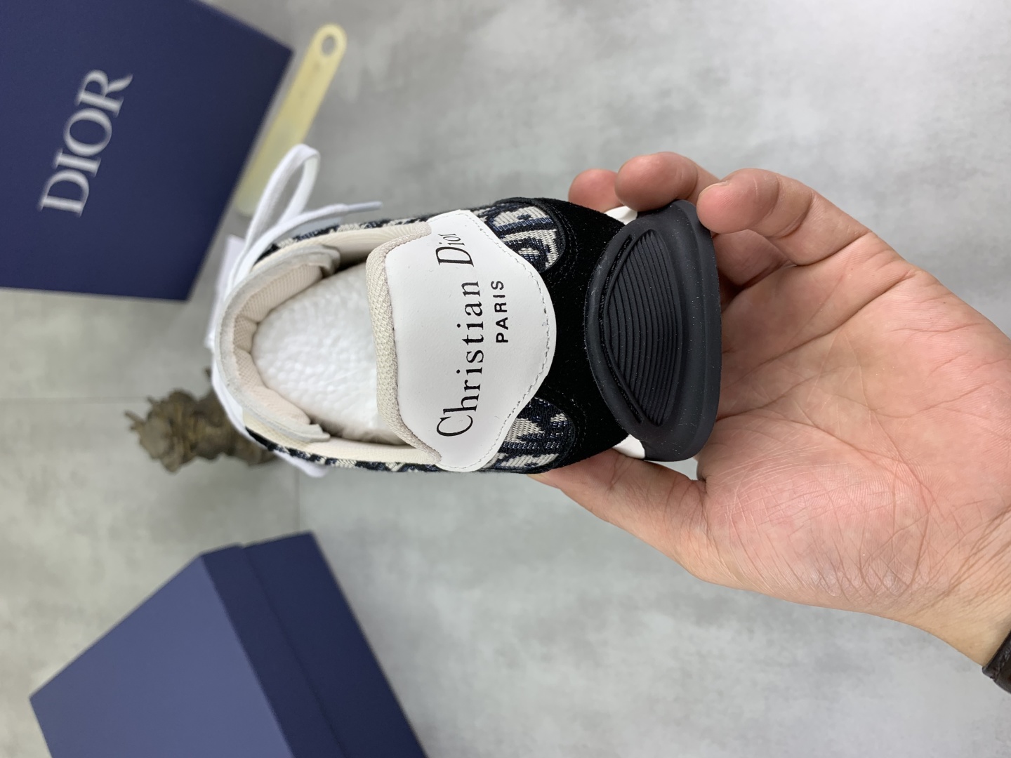 工厂价P260💰【实价】🆘【Dior】2025迪奥原版系带低帮男鞋 经典款休闲鞋🔥本款是官方主打经典款，质量，原厂名师制作，采用优质牛皮配原版材料➕舒适透气网布內里➕猪皮鞋垫，完美楦型，大方时尚的设计，吸引了众多消费者的追捧，适合司机驾车行驶🚗，要的就是市场最品质，颜色：8️⃣色 码数：38--44（45 46定做）