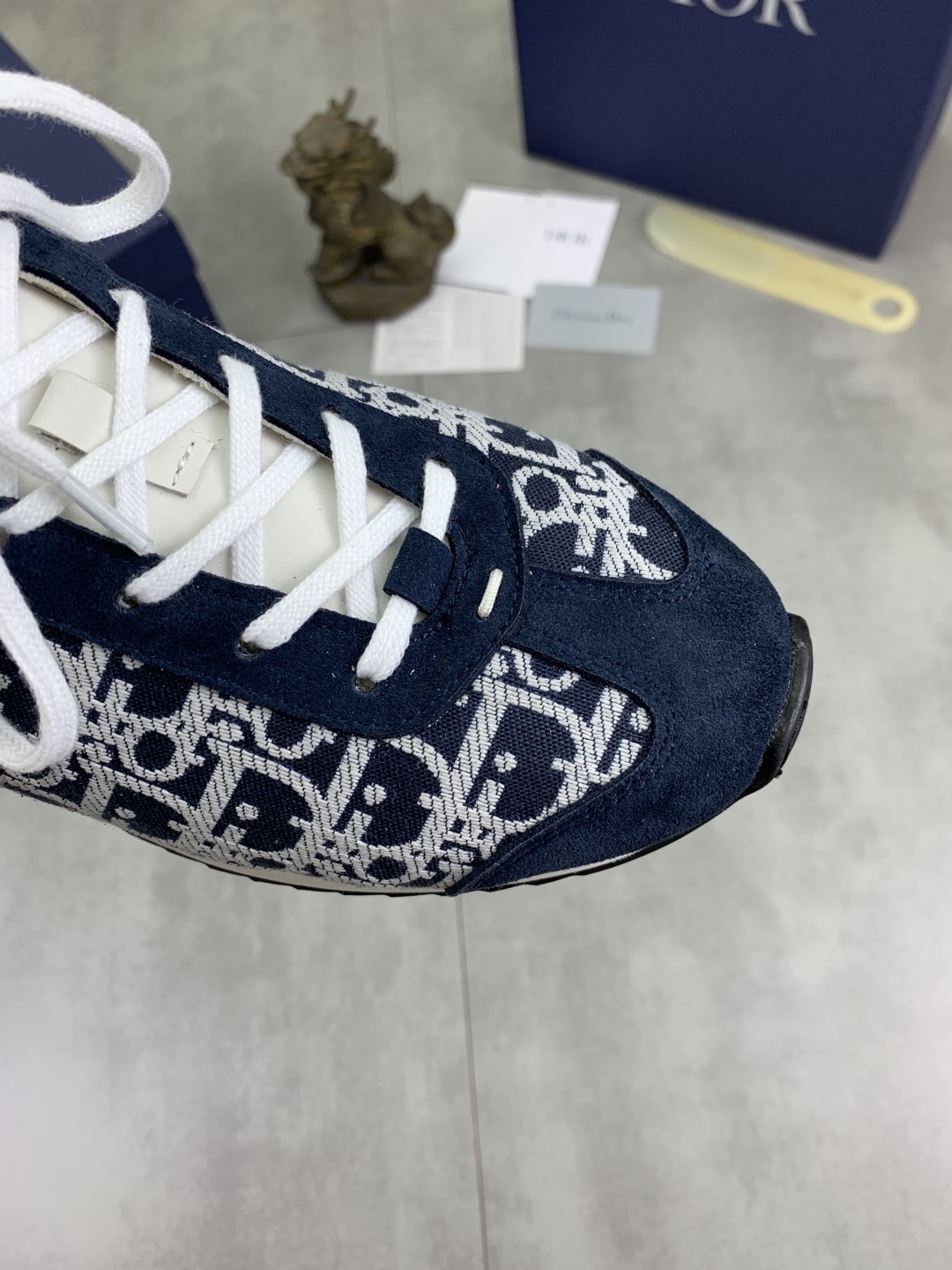 工厂价P260💰【实价】🆘【Dior】2025迪奥原版系带低帮男鞋 经典款休闲鞋🔥本款是官方主打经典款，质量，原厂名师制作，采用优质牛皮配原版材料➕舒适透气网布內里➕猪皮鞋垫，完美楦型，大方时尚的设计，吸引了众多消费者的追捧，适合司机驾车行驶🚗，要的就是市场最品质，颜色：8️⃣色 码数：38--44（45 46定做）