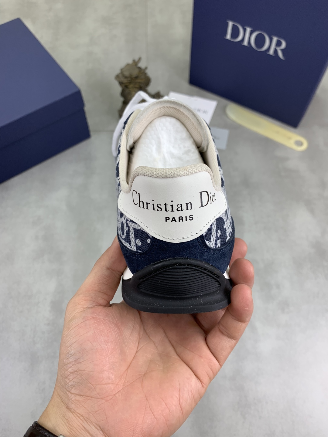 工厂价P260💰【实价】🆘【Dior】2025迪奥原版系带低帮男鞋 经典款休闲鞋🔥本款是官方主打经典款，质量，原厂名师制作，采用优质牛皮配原版材料➕舒适透气网布內里➕猪皮鞋垫，完美楦型，大方时尚的设计，吸引了众多消费者的追捧，适合司机驾车行驶🚗，要的就是市场最品质，颜色：8️⃣色 码数：38--44（45 46定做）