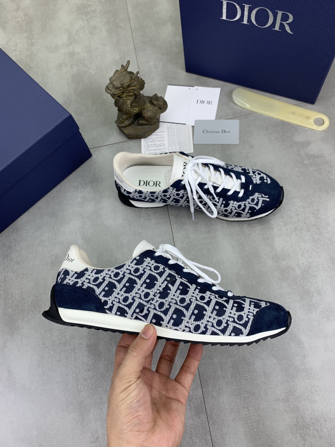 工厂价P260💰【实价】🆘【Dior】2025迪奥原版系带低帮男鞋 经典款休闲鞋🔥本款是官方主打经典款，质量，原厂名师制作，采用优质牛皮配原版材料➕舒适透气网布內里➕猪皮鞋垫，完美楦型，大方时尚的设计，吸引了众多消费者的追捧，适合司机驾车行驶🚗，要的就是市场最品质，颜色：8️⃣色 码数：38--44（45 46定做）