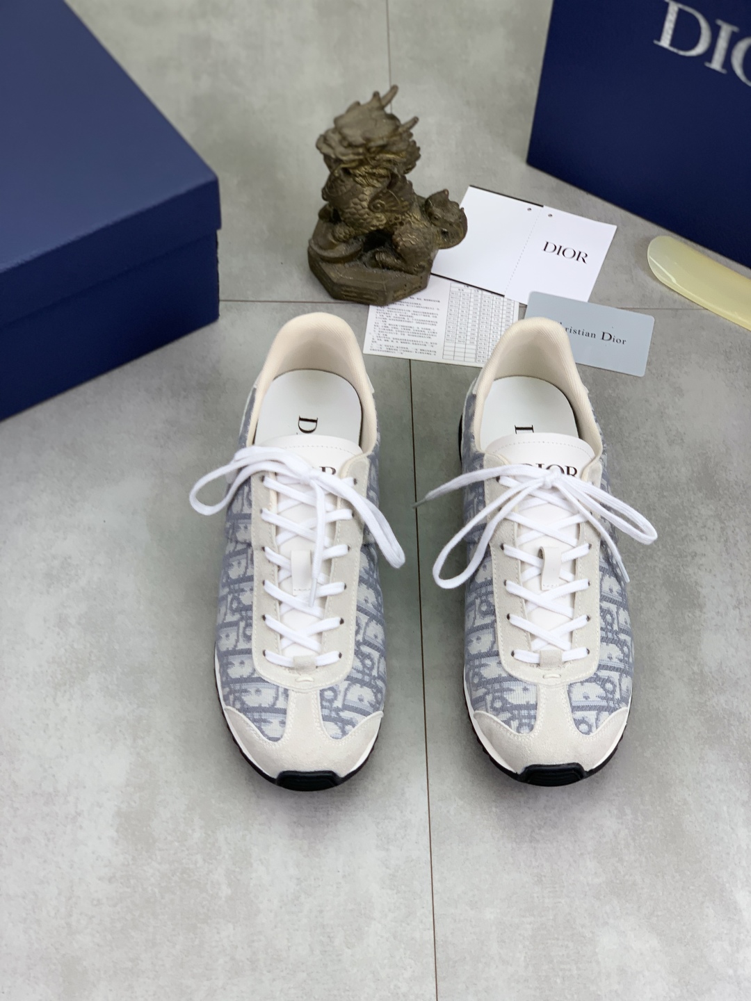 工厂价P260💰【实价】🆘【Dior】2025迪奥原版系带低帮男鞋 经典款休闲鞋🔥本款是官方主打经典款，质量，原厂名师制作，采用优质牛皮配原版材料➕舒适透气网布內里➕猪皮鞋垫，完美楦型，大方时尚的设计，吸引了众多消费者的追捧，适合司机驾车行驶🚗，要的就是市场最品质，颜色：8️⃣色 码数：38--44（45 46定做）