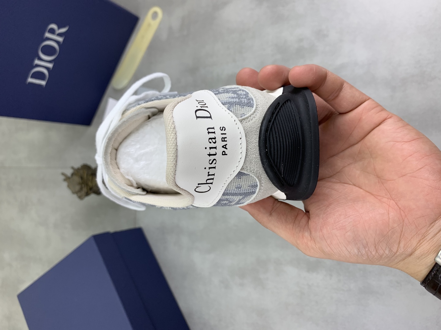 工厂价P260💰【实价】🆘【Dior】2025迪奥原版系带低帮男鞋 经典款休闲鞋🔥本款是官方主打经典款，质量，原厂名师制作，采用优质牛皮配原版材料➕舒适透气网布內里➕猪皮鞋垫，完美楦型，大方时尚的设计，吸引了众多消费者的追捧，适合司机驾车行驶🚗，要的就是市场最品质，颜色：8️⃣色 码数：38--44（45 46定做）