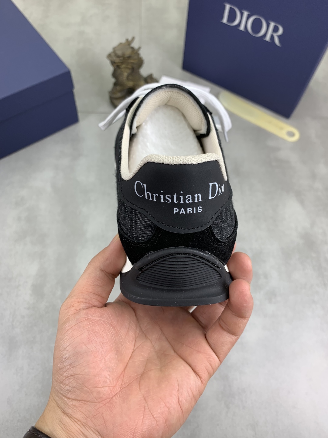 工厂价P260💰【实价】🆘【Dior】2025迪奥原版系带低帮男鞋 经典款休闲鞋🔥本款是官方主打经典款，质量，原厂名师制作，采用优质牛皮配原版材料➕舒适透气网布內里➕猪皮鞋垫，完美楦型，大方时尚的设计，吸引了众多消费者的追捧，适合司机驾车行驶🚗，要的就是市场最品质，颜色：8️⃣色 码数：38--44（45 46定做）