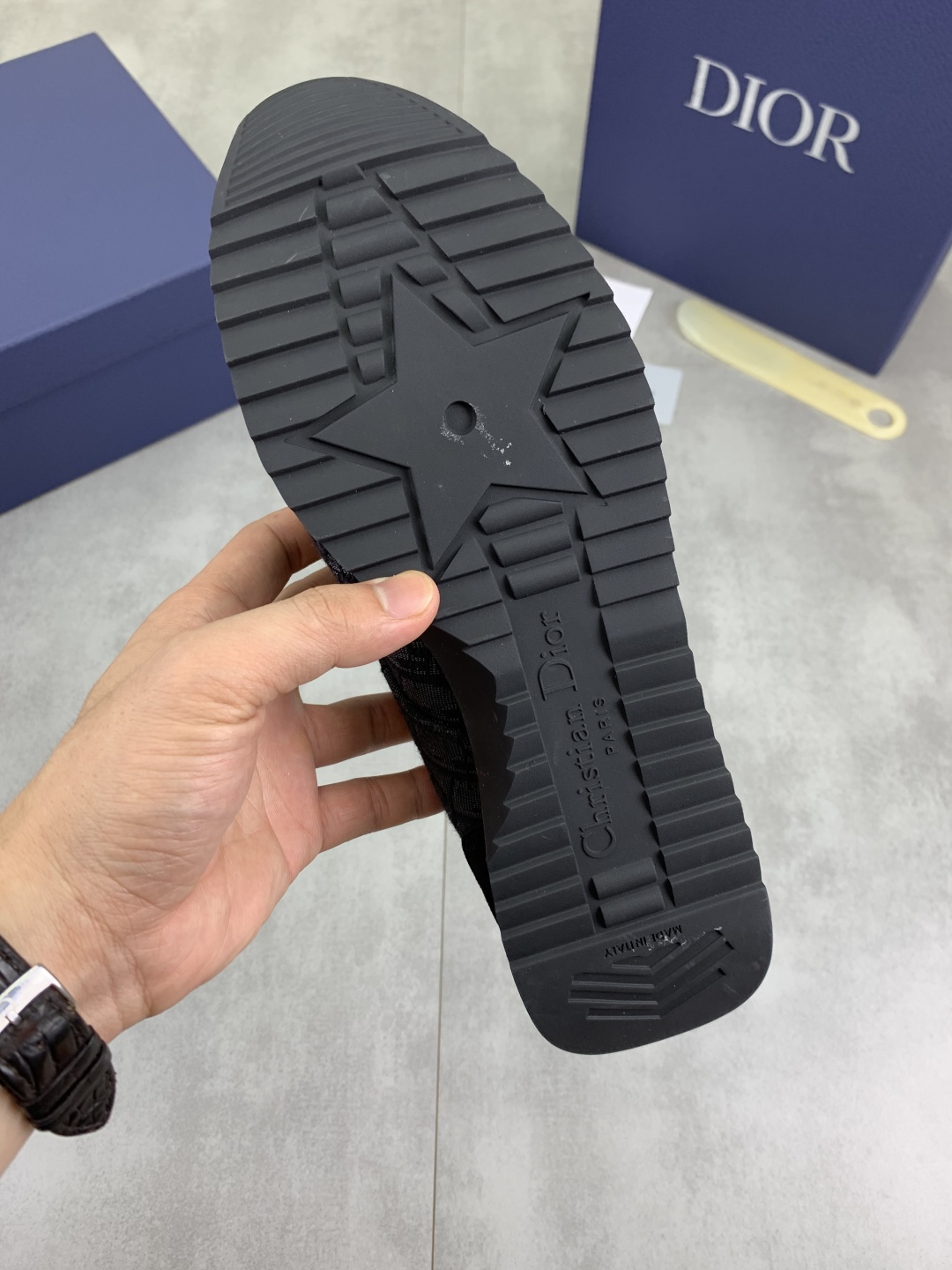 工厂价P260💰【实价】🆘【Dior】2025迪奥原版系带低帮男鞋 经典款休闲鞋🔥本款是官方主打经典款，质量，原厂名师制作，采用优质牛皮配原版材料➕舒适透气网布內里➕猪皮鞋垫，完美楦型，大方时尚的设计，吸引了众多消费者的追捧，适合司机驾车行驶🚗，要的就是市场最品质，颜色：8️⃣色 码数：38--44（45 46定做）