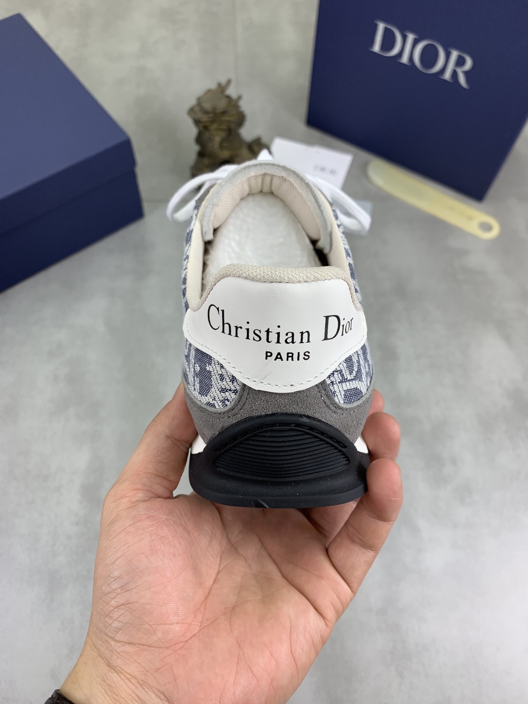工厂价P260💰【实价】🆘【Dior】2025迪奥原版系带低帮男鞋 经典款休闲鞋🔥本款是官方主打经典款，质量，原厂名师制作，采用优质牛皮配原版材料➕舒适透气网布內里➕猪皮鞋垫，完美楦型，大方时尚的设计，吸引了众多消费者的追捧，适合司机驾车行驶🚗，要的就是市场最品质，颜色：8️⃣色 码数：38--44（45 46定做）