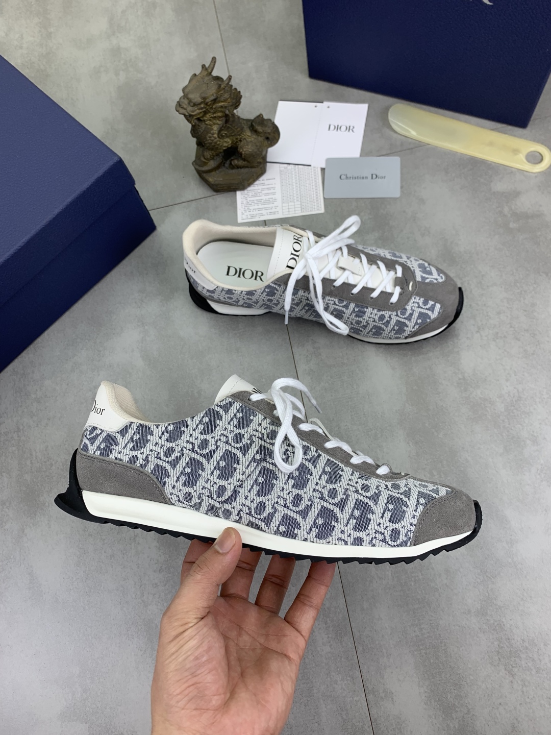 工厂价P260💰【实价】🆘【Dior】2025迪奥原版系带低帮男鞋 经典款休闲鞋🔥本款是官方主打经典款，质量，原厂名师制作，采用优质牛皮配原版材料➕舒适透气网布內里➕猪皮鞋垫，完美楦型，大方时尚的设计，吸引了众多消费者的追捧，适合司机驾车行驶🚗，要的就是市场最品质，颜色：8️⃣色 码数：38--44（45 46定做）