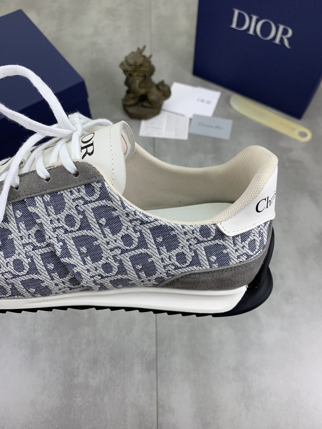 工厂价P260💰【实价】🆘【Dior】2025迪奥原版系带低帮男鞋 经典款休闲鞋🔥本款是官方主打经典款，质量，原厂名师制作，采用优质牛皮配原版材料➕舒适透气网布內里➕猪皮鞋垫，完美楦型，大方时尚的设计，吸引了众多消费者的追捧，适合司机驾车行驶🚗，要的就是市场最品质，颜色：8️⃣色 码数：38--44（45 46定做）
